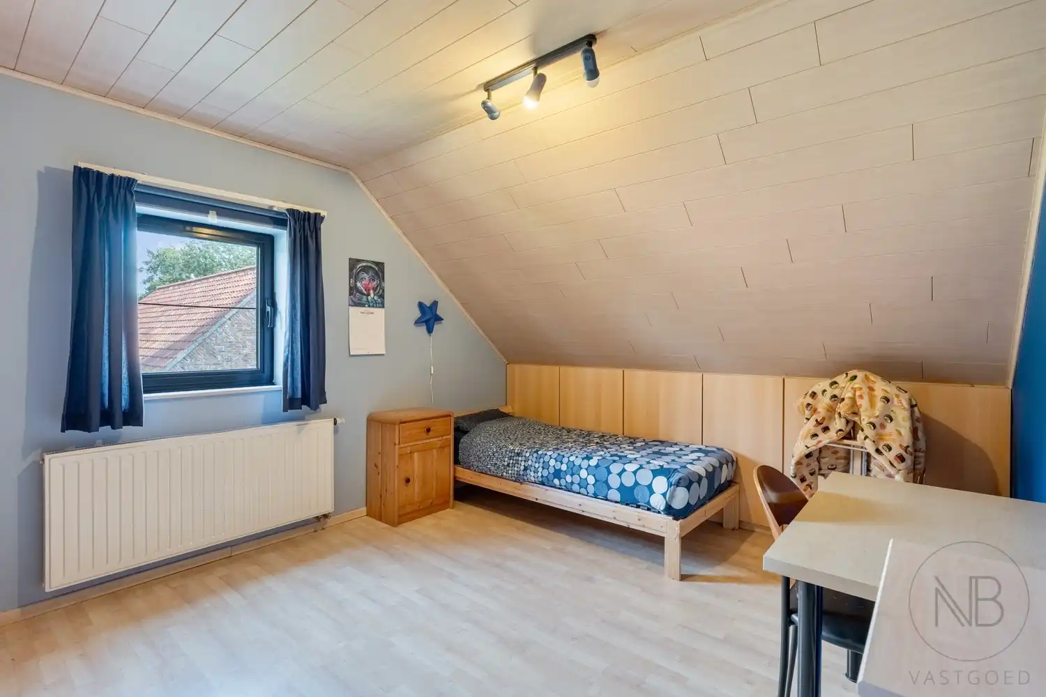 Ruime en verzorgde gezinswoning op een gunstige locatie in De Bret (14,4 are)! foto 33