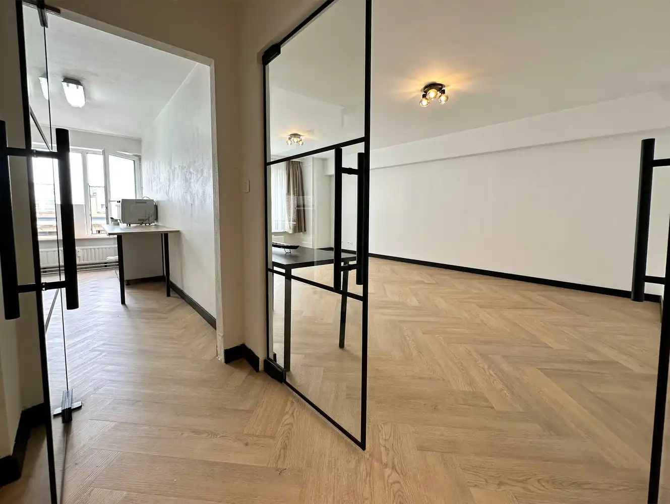 Stijlvol gerenoveerd appartement met 2 slaapkamers op centrale ligging foto 3