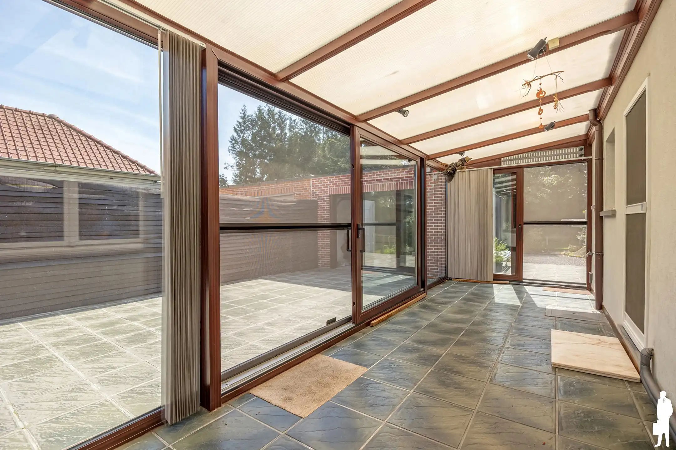Gezinswoning met veranda, garage en tuin op topligging  foto 6