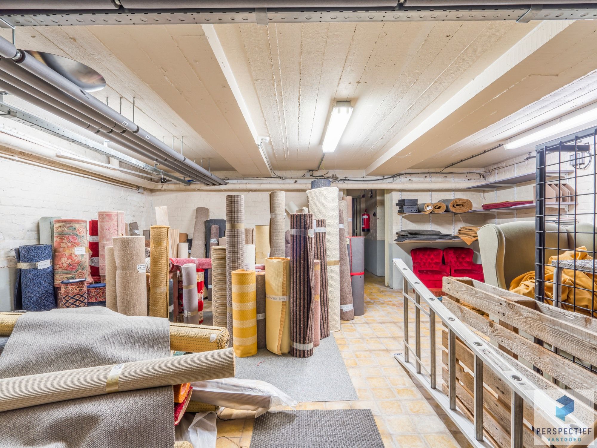 2 handelsruimtes + appartement met mogelijkheden op een strategische ligging te Roeselare foto 21