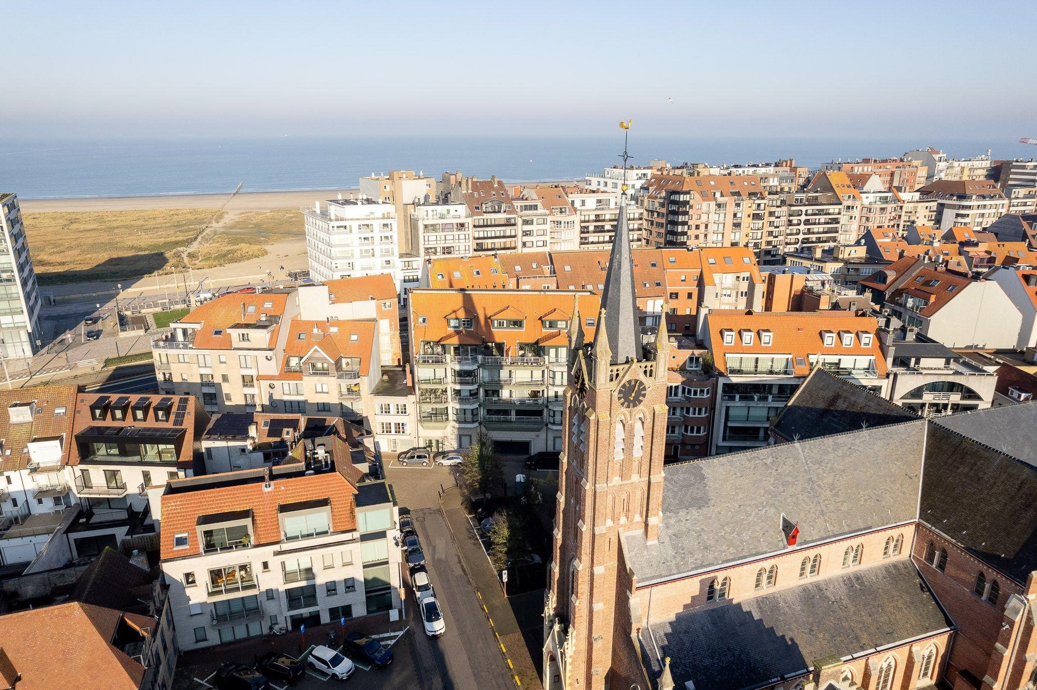 Woning met garage op 150 meter van het strand van Heist foto 2