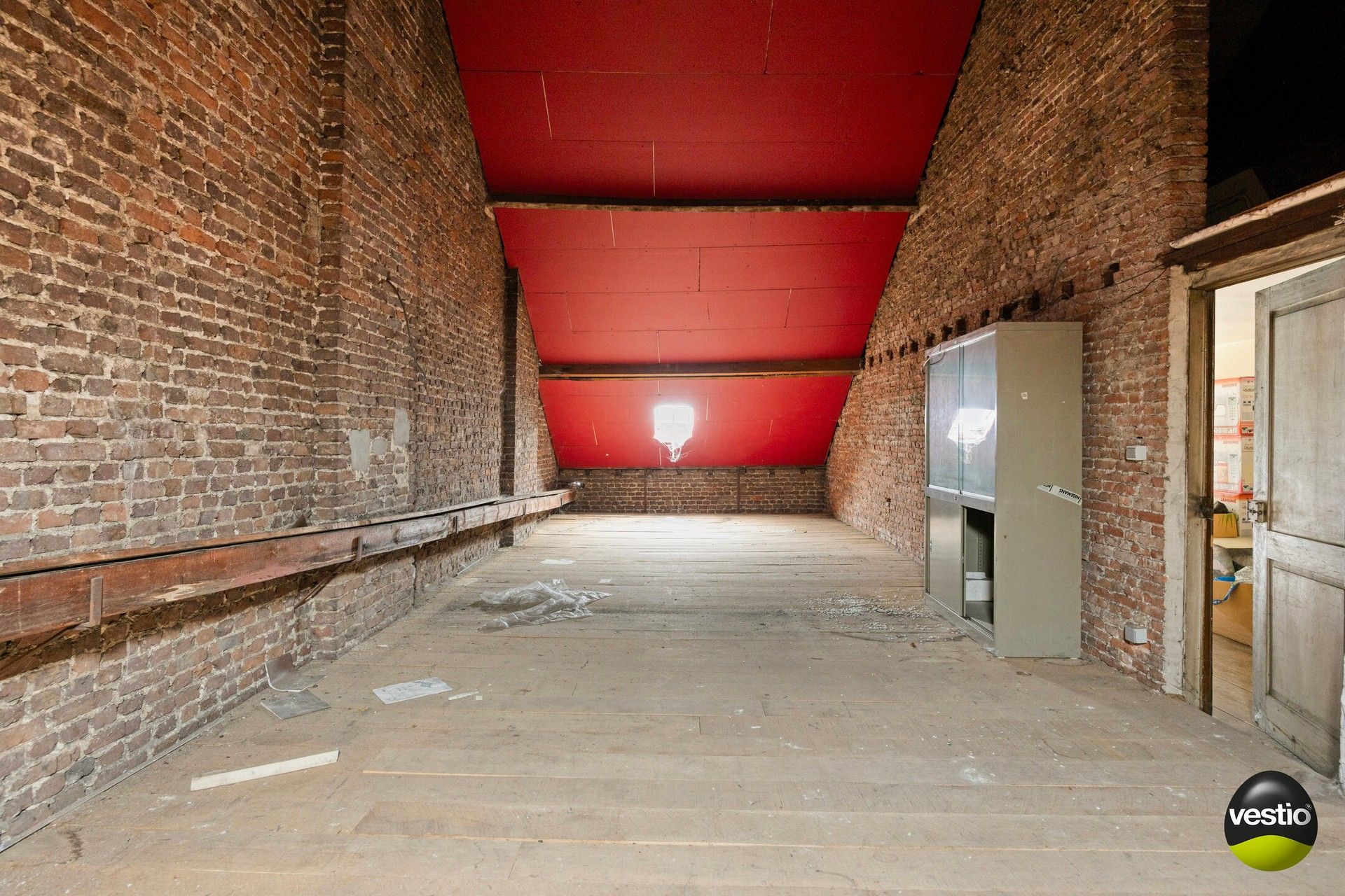 Charmante herenwoning/handelspand met potentieel aan het Leopoldplein. foto 17