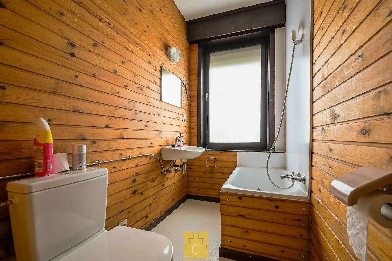 karaktervol handelspand met woonst en parking voor 2 wagens op toplocatie in Brugge (Kristus Koning) foto 13