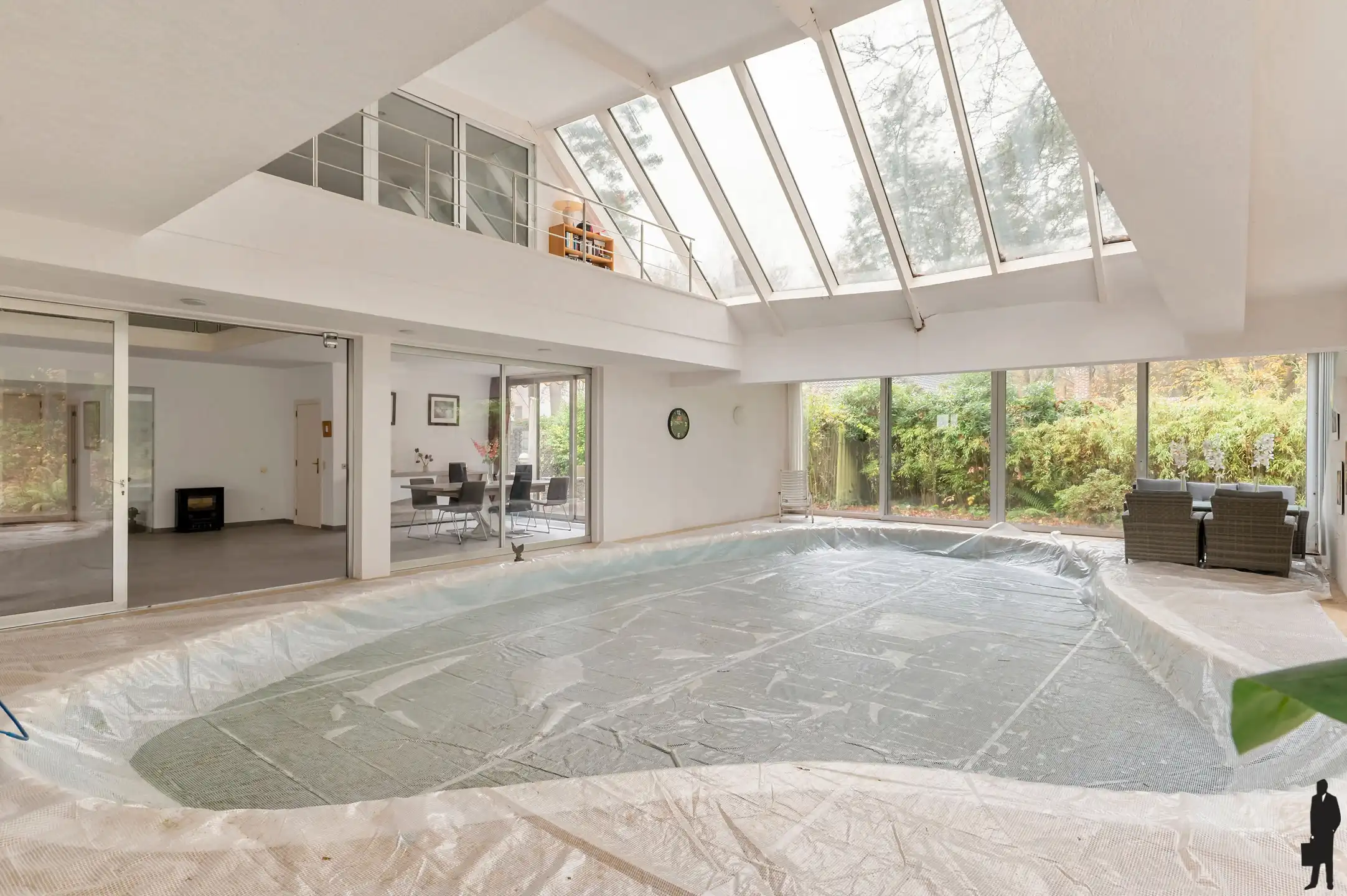 Residentieel gelegen te renoveren villa op ca. 2415m². foto 9