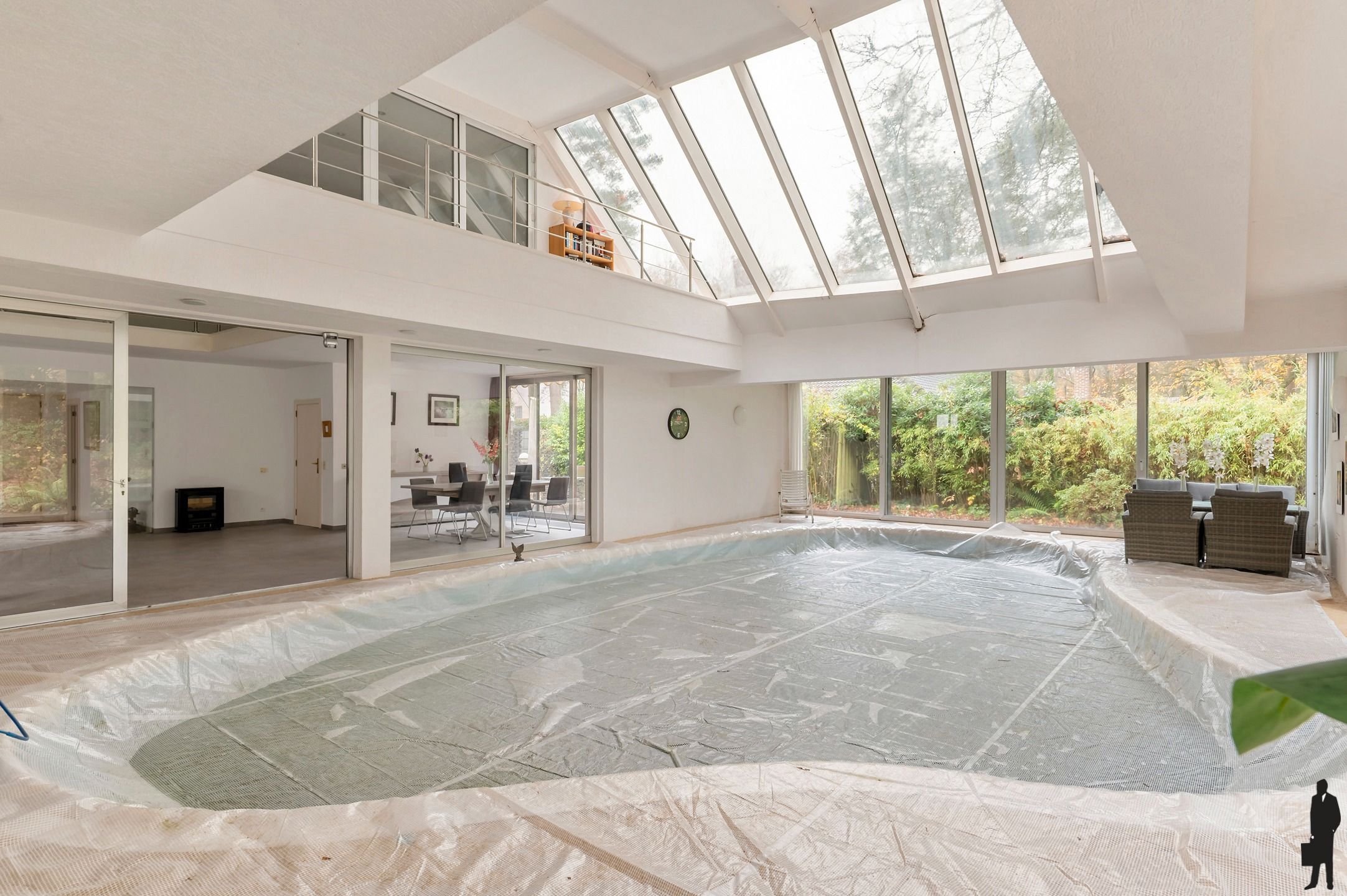 Residentieel gelegen te renoveren villa op ca. 2415m². foto 9