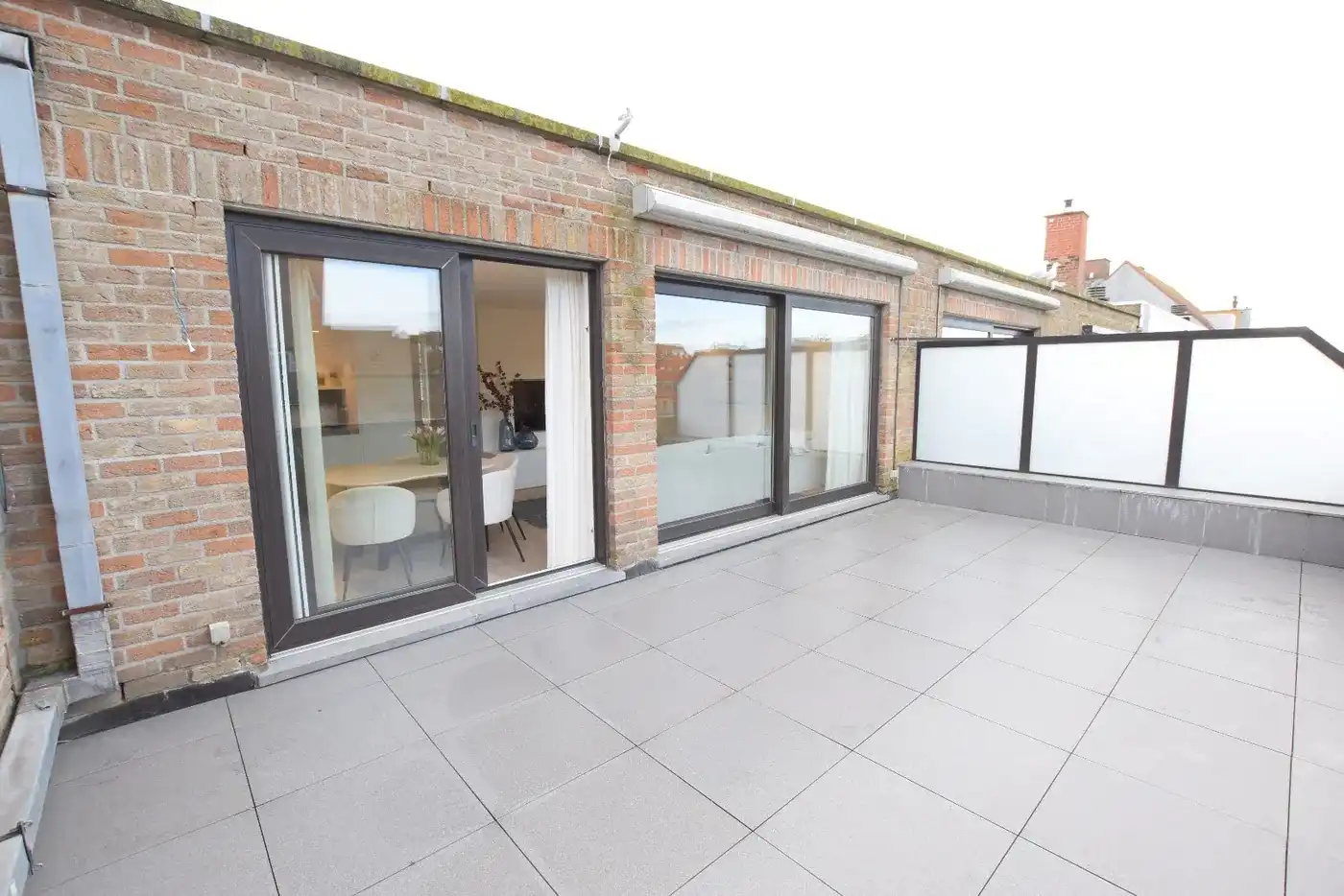 Schitterend gerenoveerd penthouse met een zonneterras en een prachtig zijdelings zeezicht  foto 7