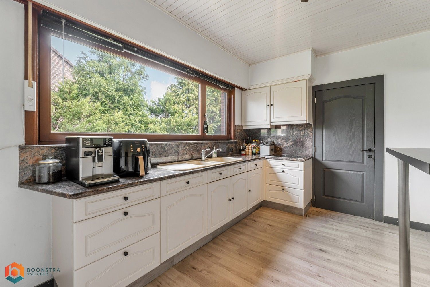 Woning met 3 slpkrs, garage en ruime tuin foto 8