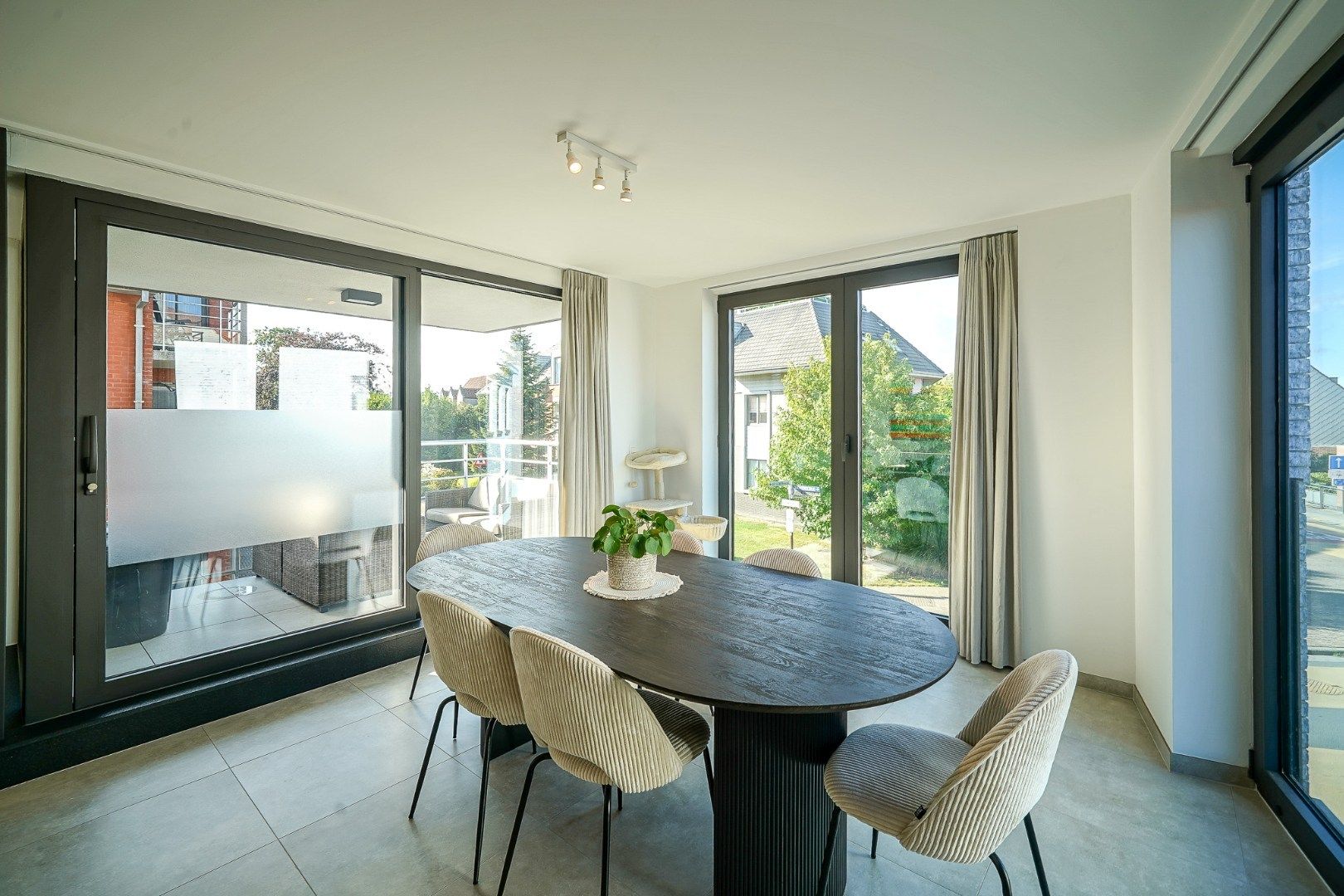 Prachtig nieuwbouwappartement te Oudenburg met 2 slaapkamers + autostaanplaats. foto 7