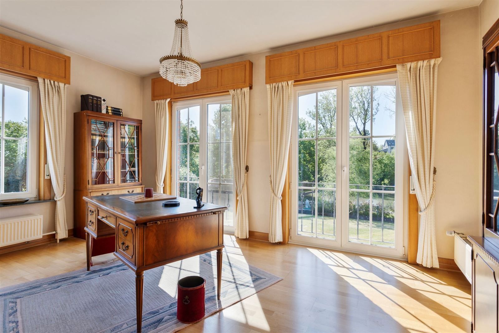 Ruime achterin gelegen villa met 5 slaapkamers op prachtig terrein van 40a foto 14