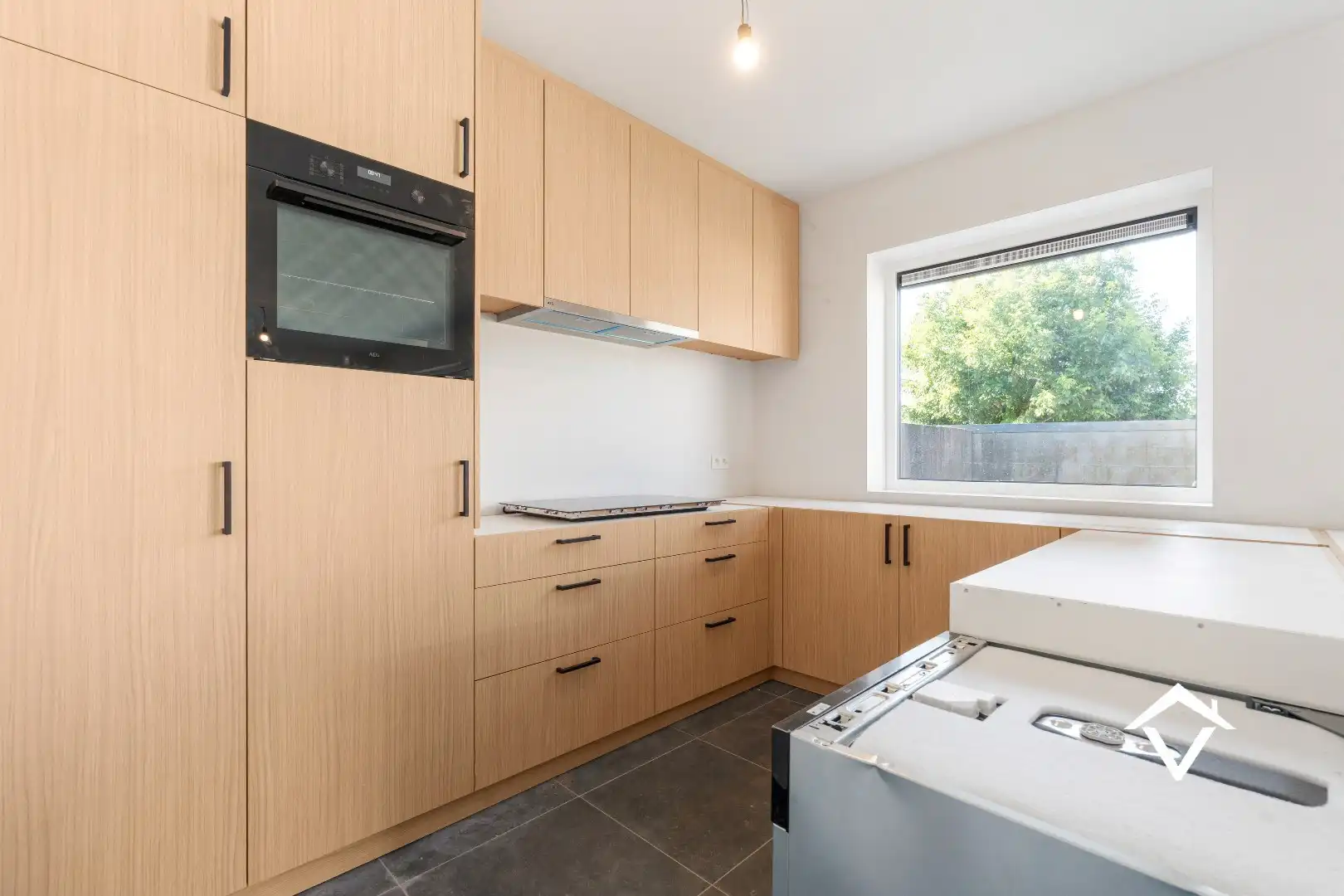 Ruime, energiezuinige gezinswoning met 6 slaapkamers, carport en zuidgerichte tuin foto 13