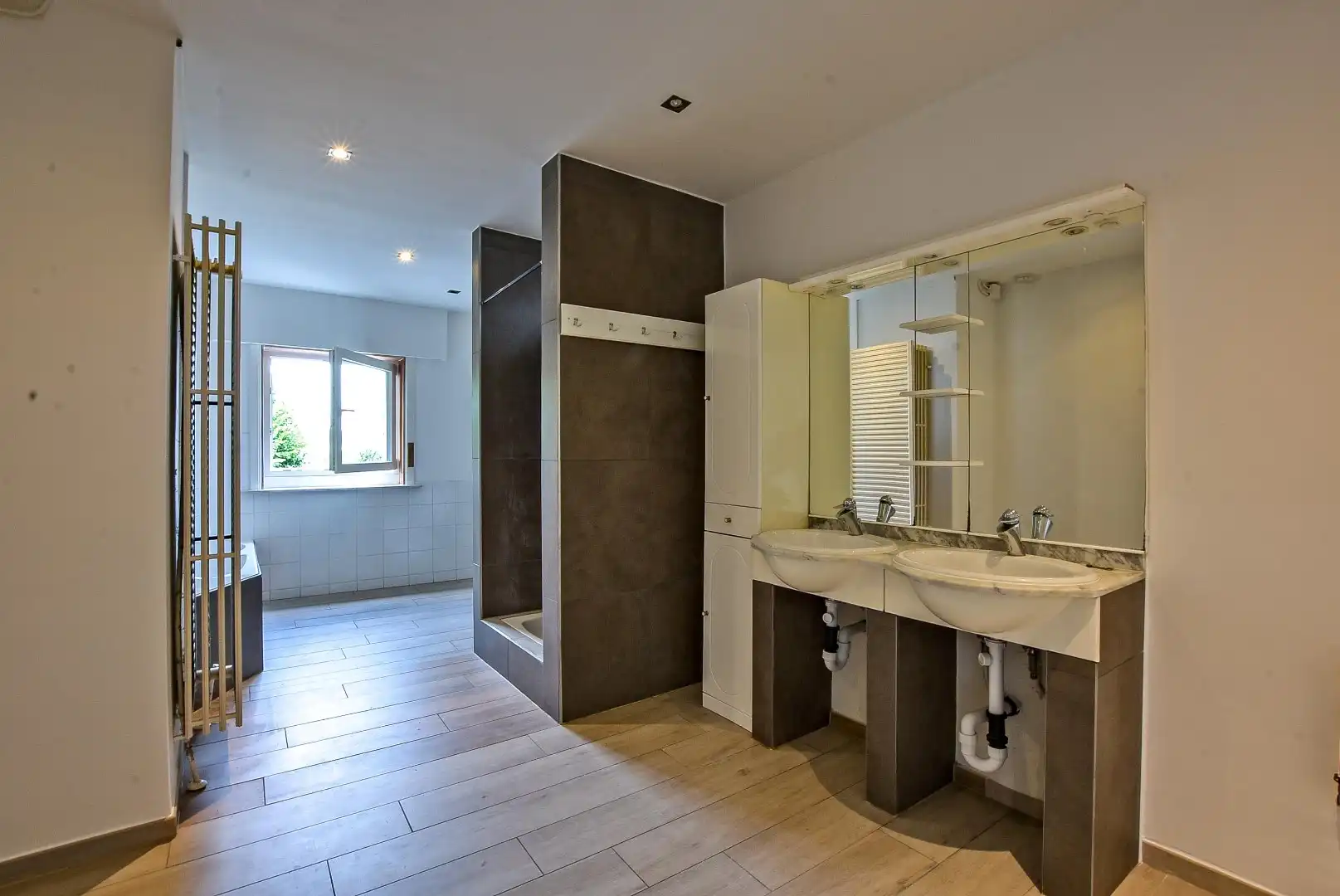 Halfopen bebouwing met mogelijkheid tot 7 slaapkamers, 2 badkamers en grote tuin in Aalter foto 17