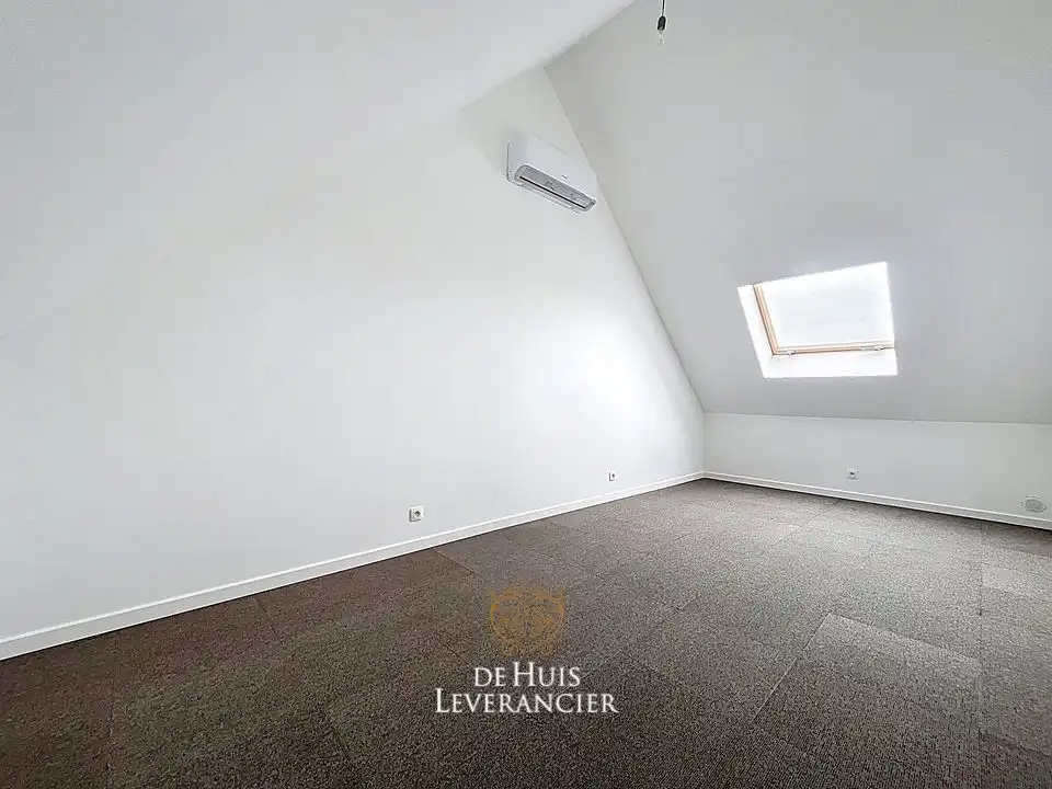 Stijlvol gerenoveerd energiezuinig duplex-appartement (3 slaapkamers – 137 m²) met tuin foto 24