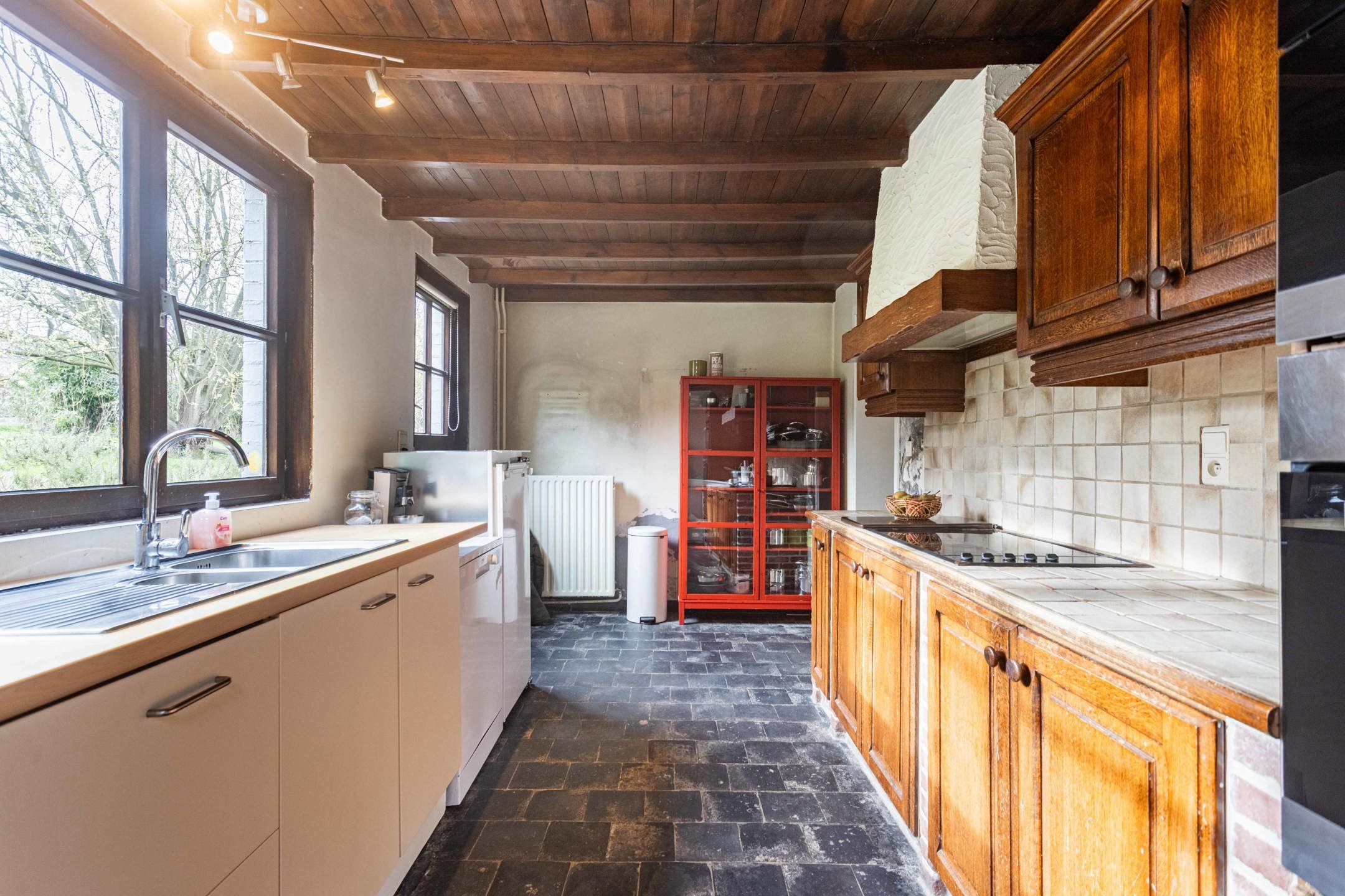 Charmante deels te renoveren alleenstaande woning  foto 18