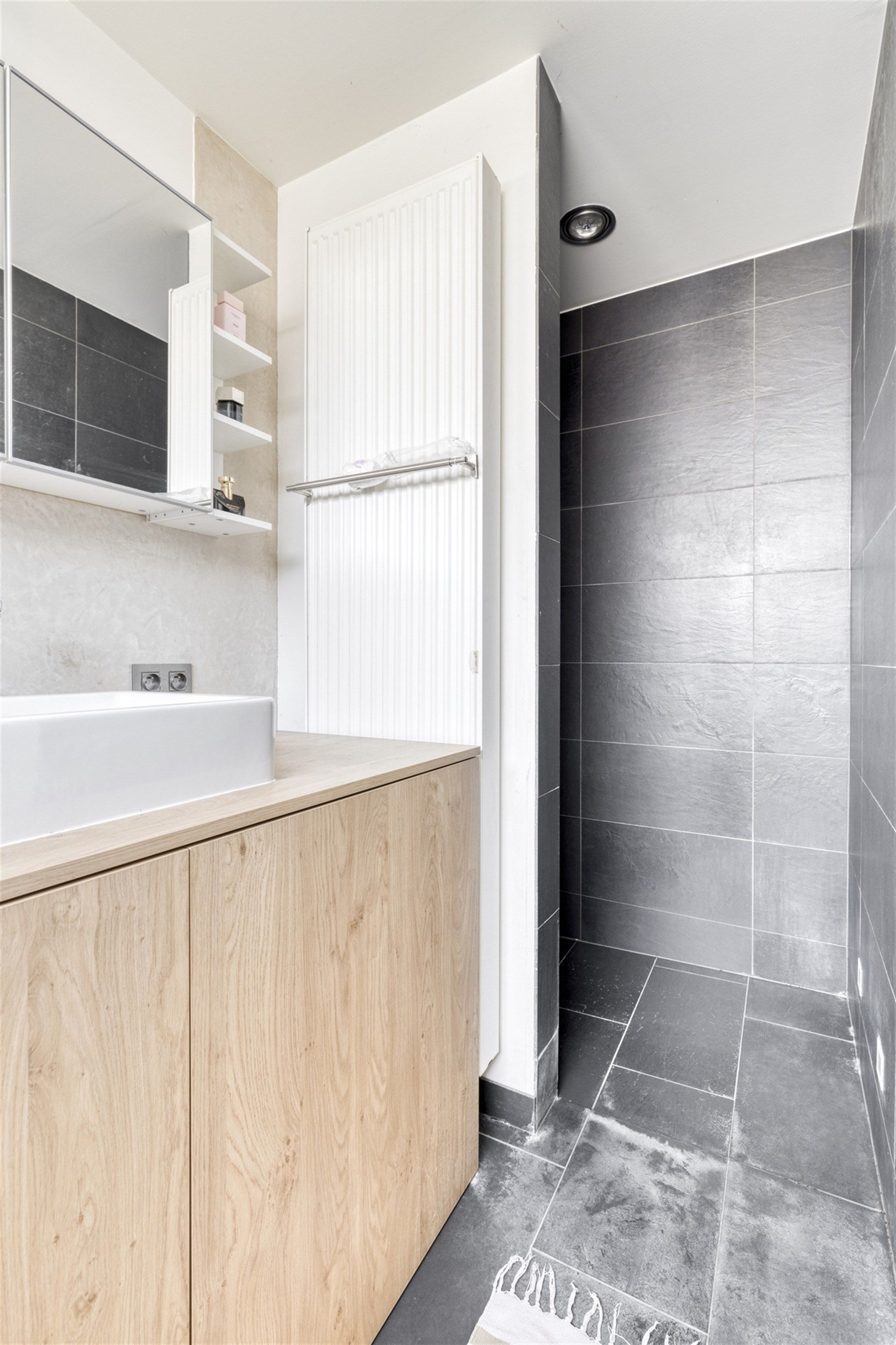 Charmante, energiezuinige woning in hartje Wetteren! foto 10