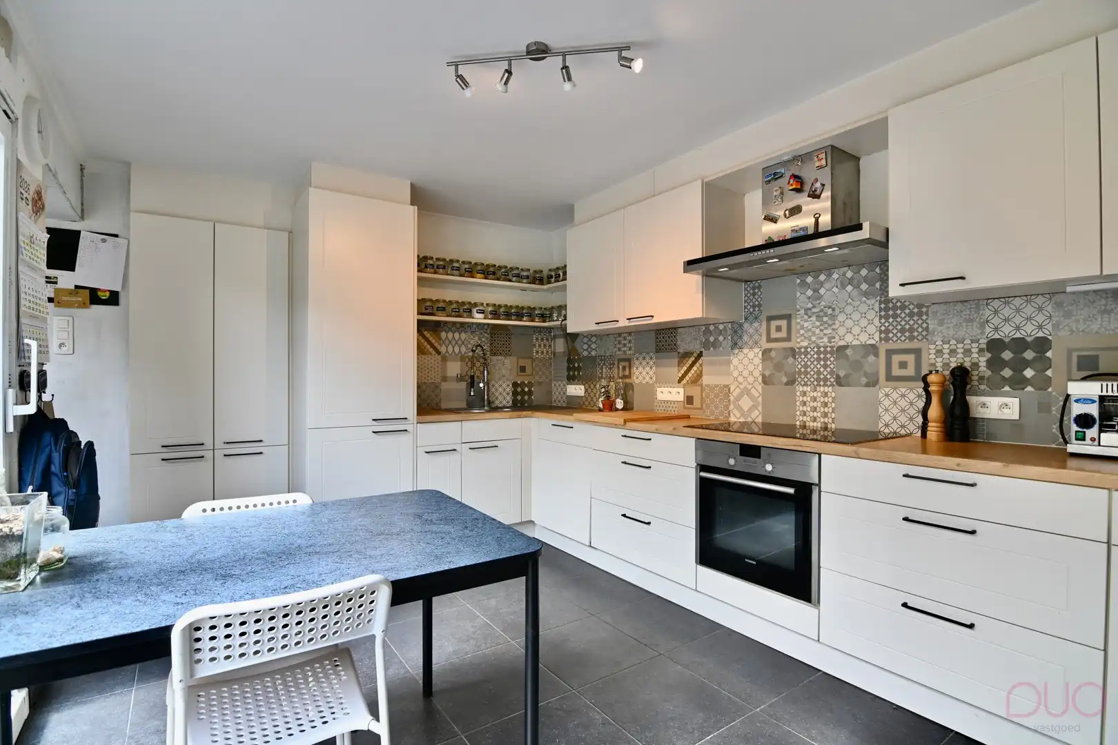 Charmante rijwoning met stadstuin, centraal gelegen in Landen foto 10