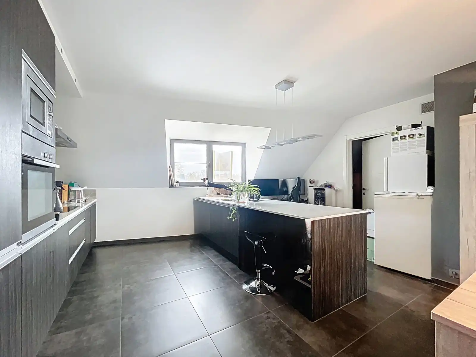 Prachtig duplexappartement met 2 SLPK, Terras & Staanplaats! foto 3