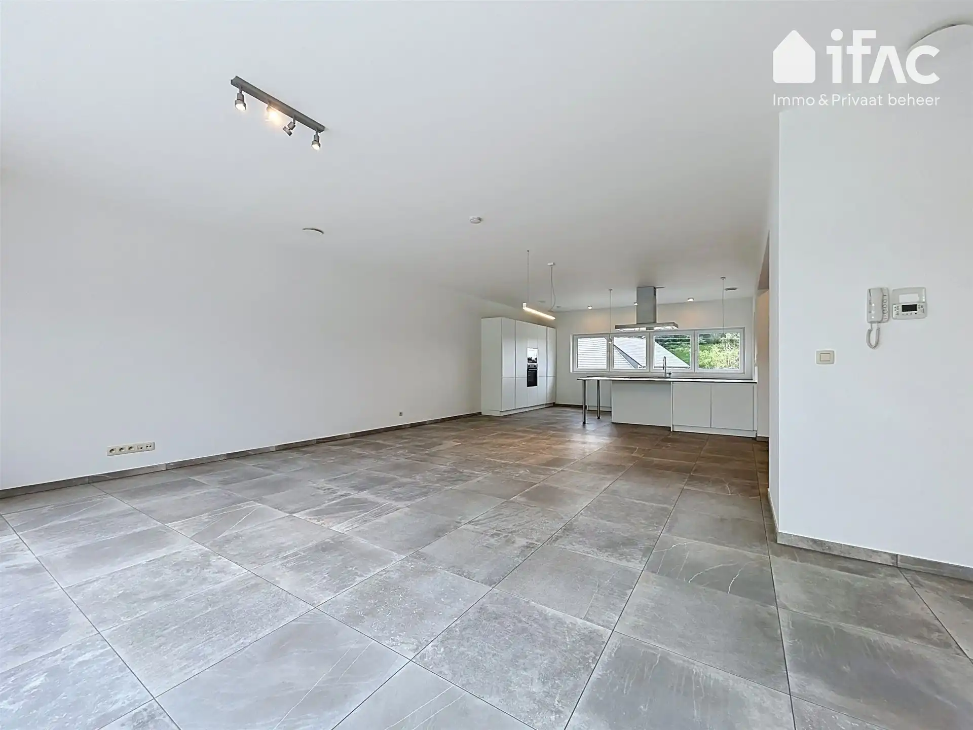 Enzergiezuinige villa voorzien van zonnepanelen foto 2