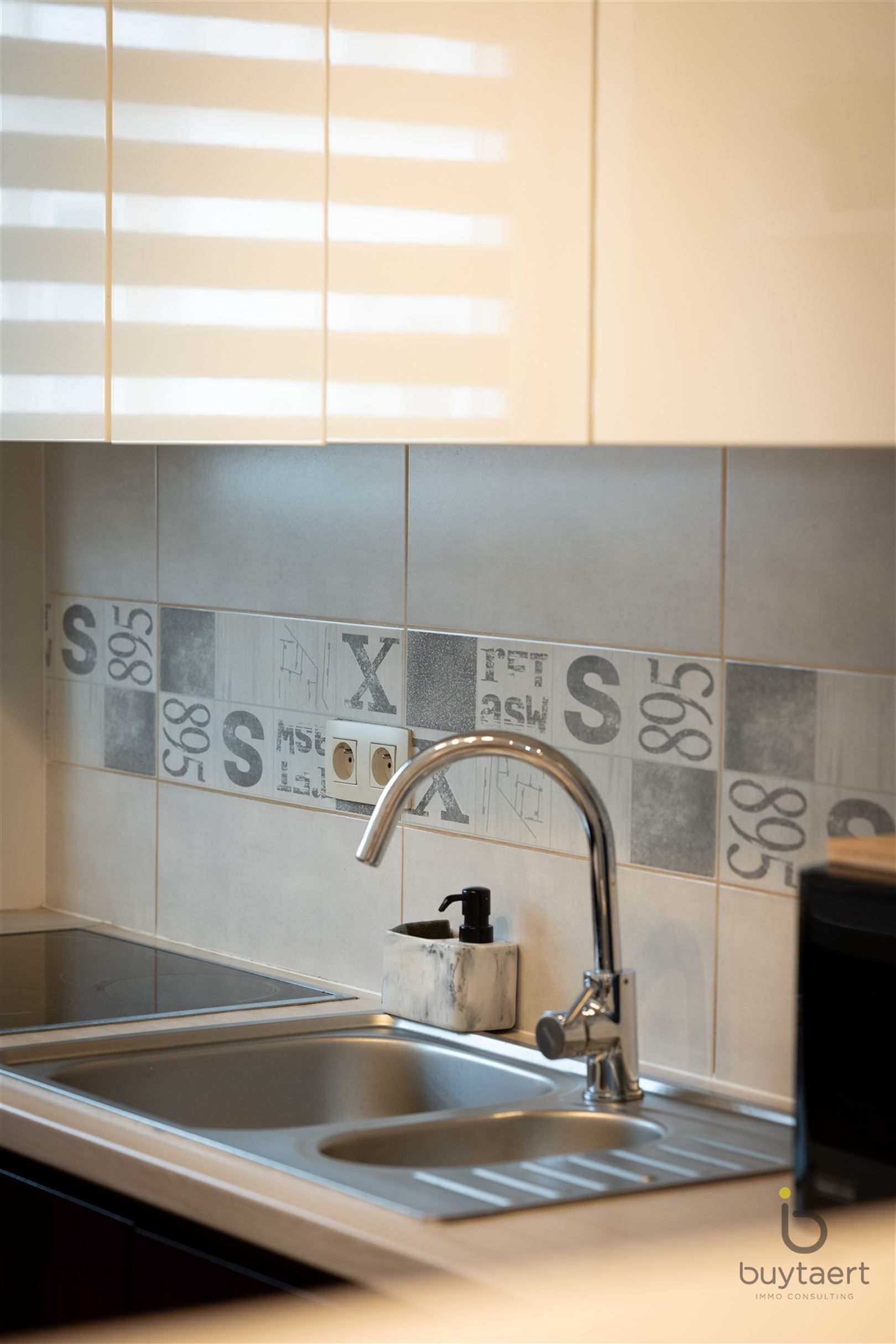 Gerenoveerd drie slaapkamer appartement te Hoboken. foto 8