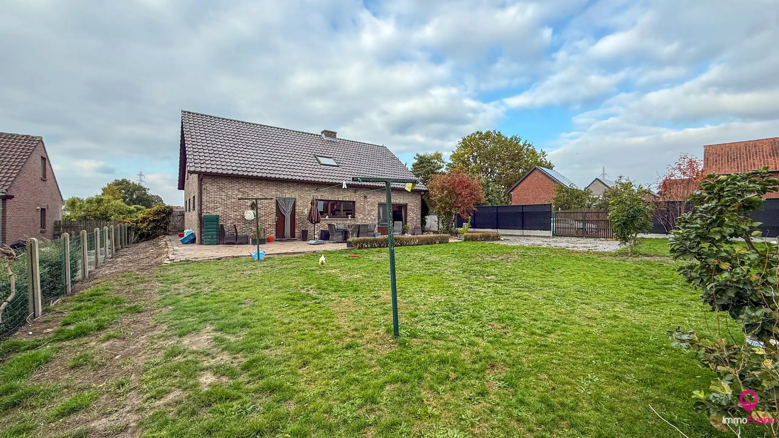 Prachtige landelijke woning met grote omheinde tuin en 3 slpk! foto 35