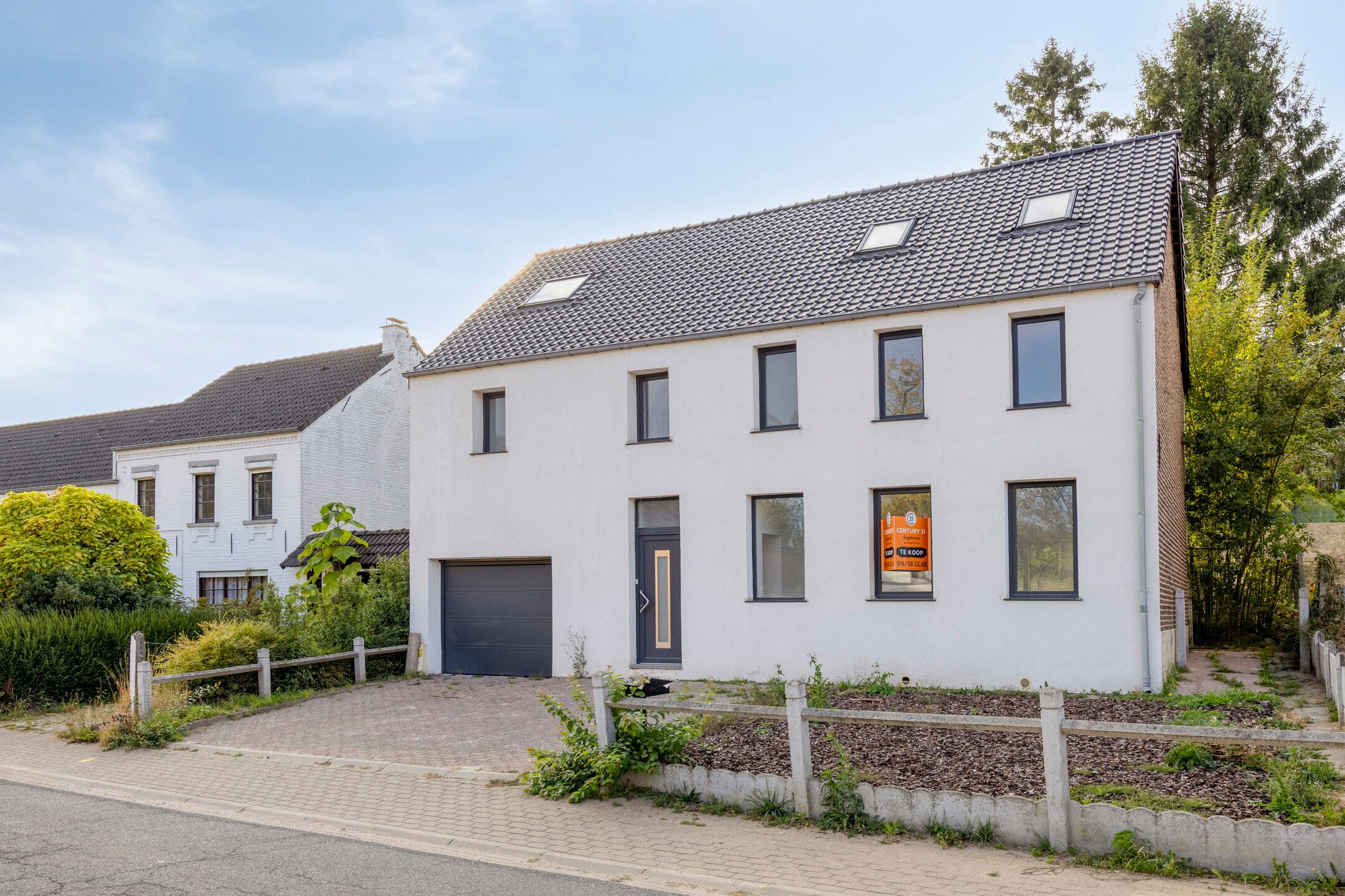 Ruime, energiezuinige woning op goede ligging te Huldenberg foto {{pictureIndex}}