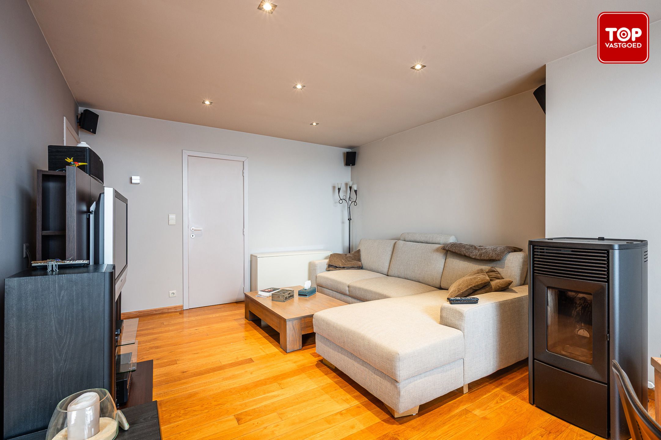 Instapklaar 2 slaapkamer appartement met garage in kleinschalig gebouw foto 7
