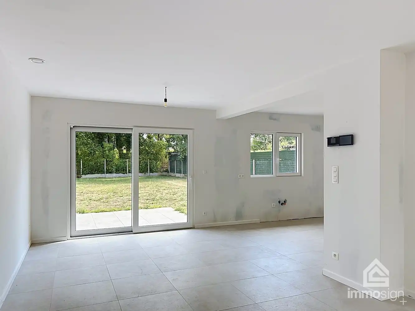 Gerenoveerde gelijkvloerse woning op ruim perceel in Peer! foto 2