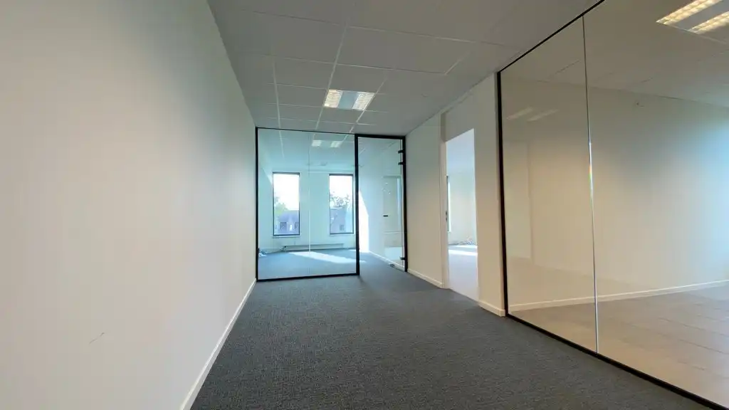Instapklare kantoorruimte te huur vlakbij afrit E17 in Zele foto 8