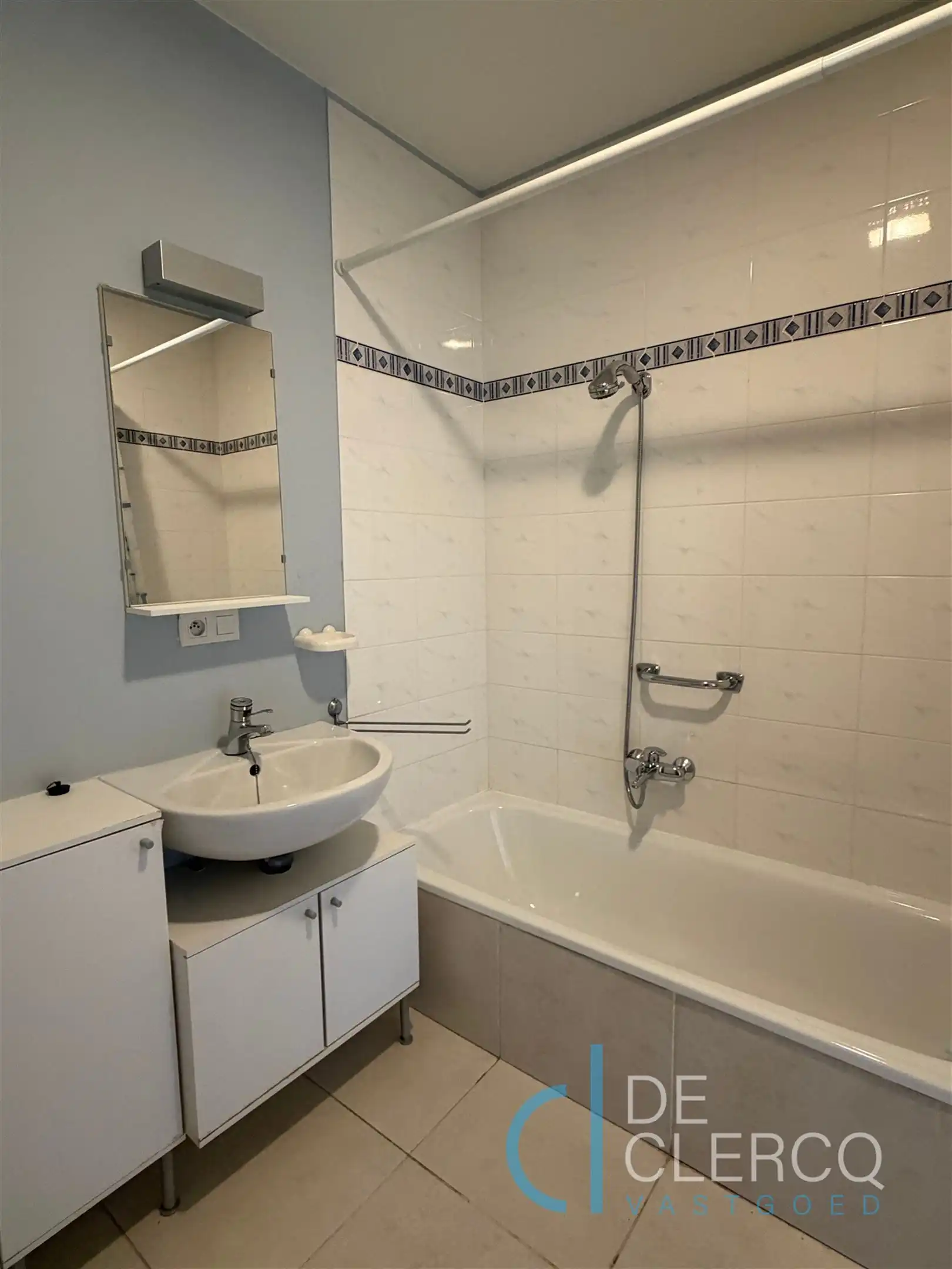 Tweeslaapkamer appartement met autostaanplaats te huur Gent! foto 7
