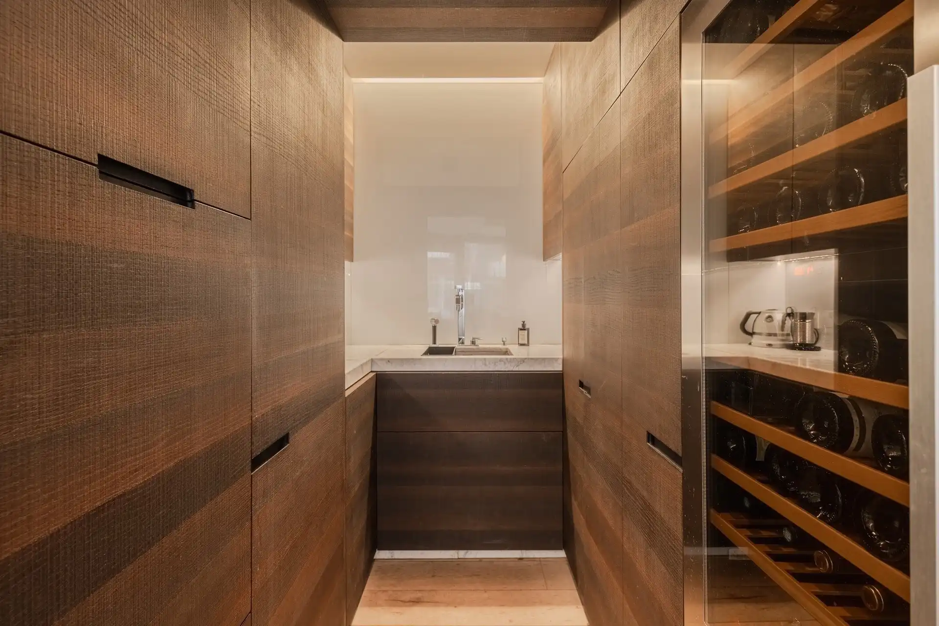 Exclusief en uitzonderlijk lichtrijk designappartement in het hart van Knokke-Zoute foto 28