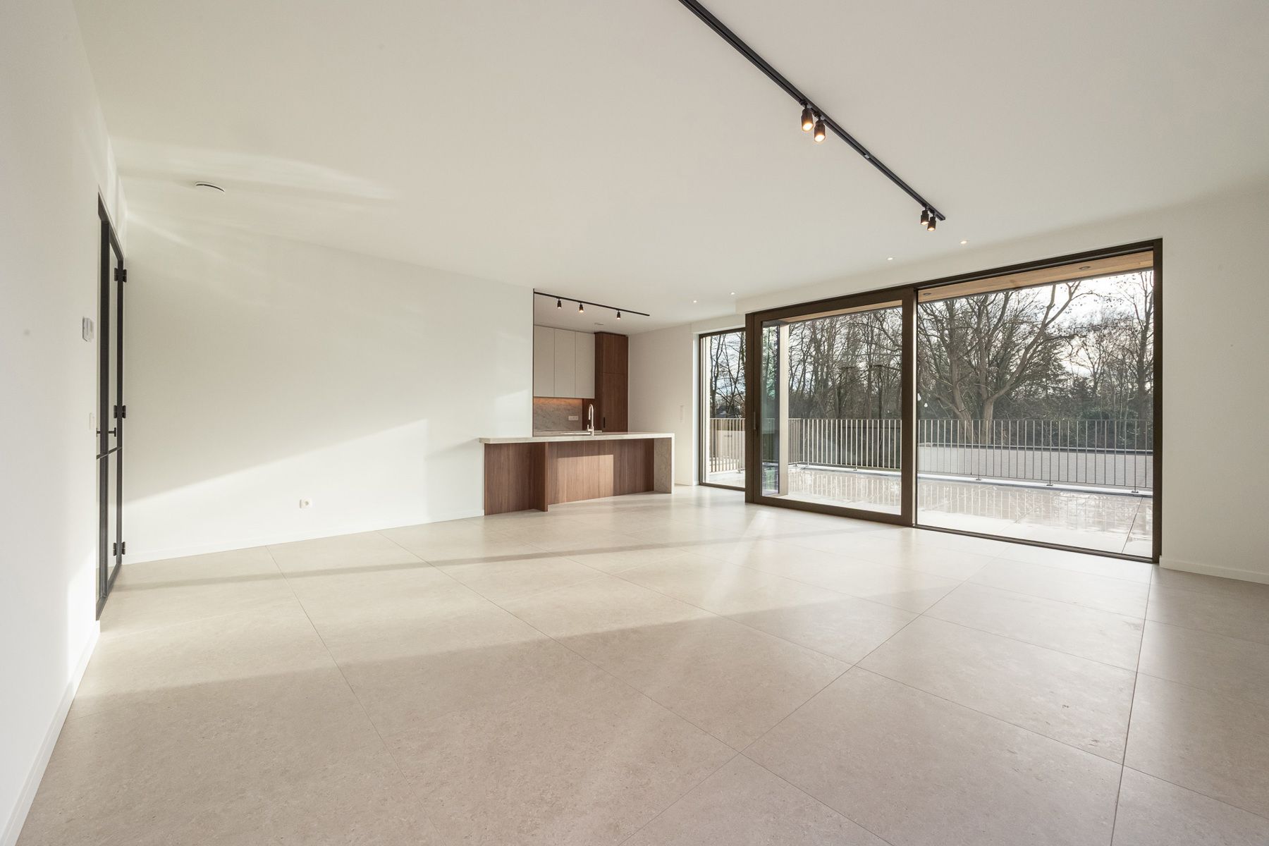 Prestigieus nieuwbouwappartement met groot terras. foto 4