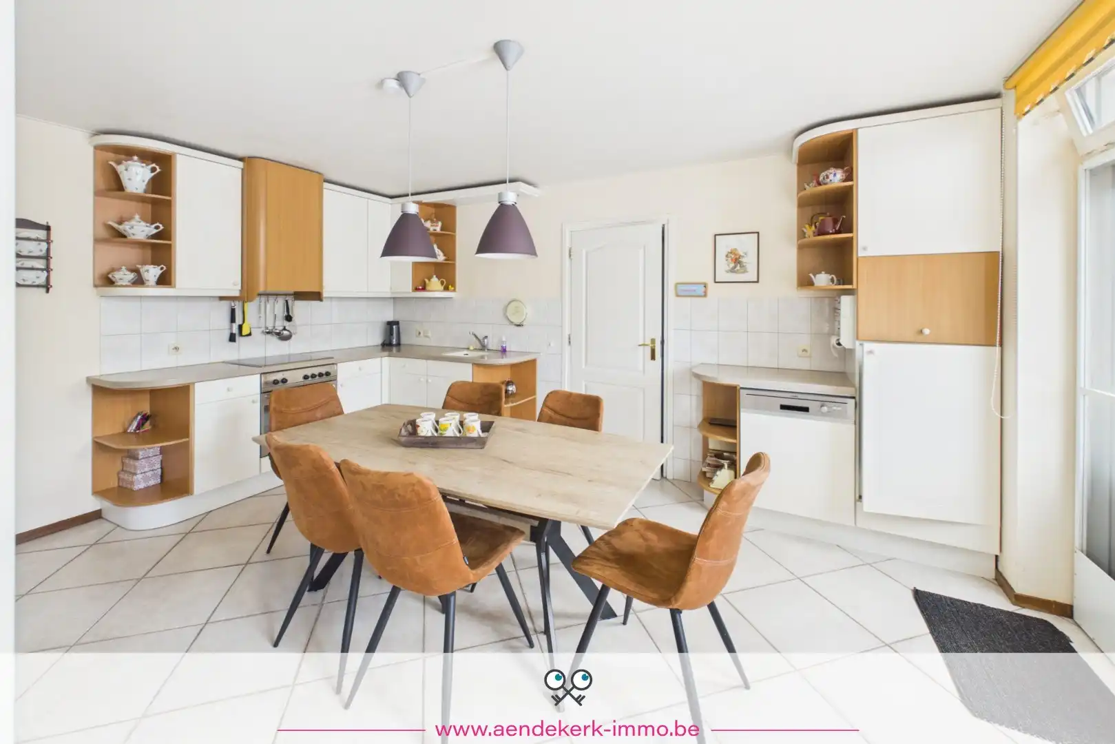 Charmante woning met vier slaapkamers foto 9