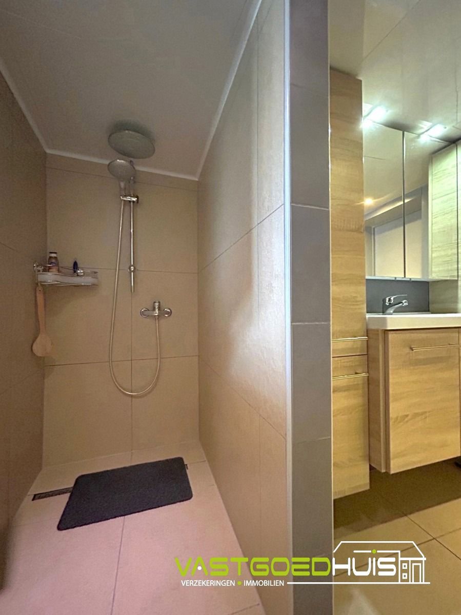 Instapklare gezinswoning met 3 slpks en aangelegde tuin foto 14