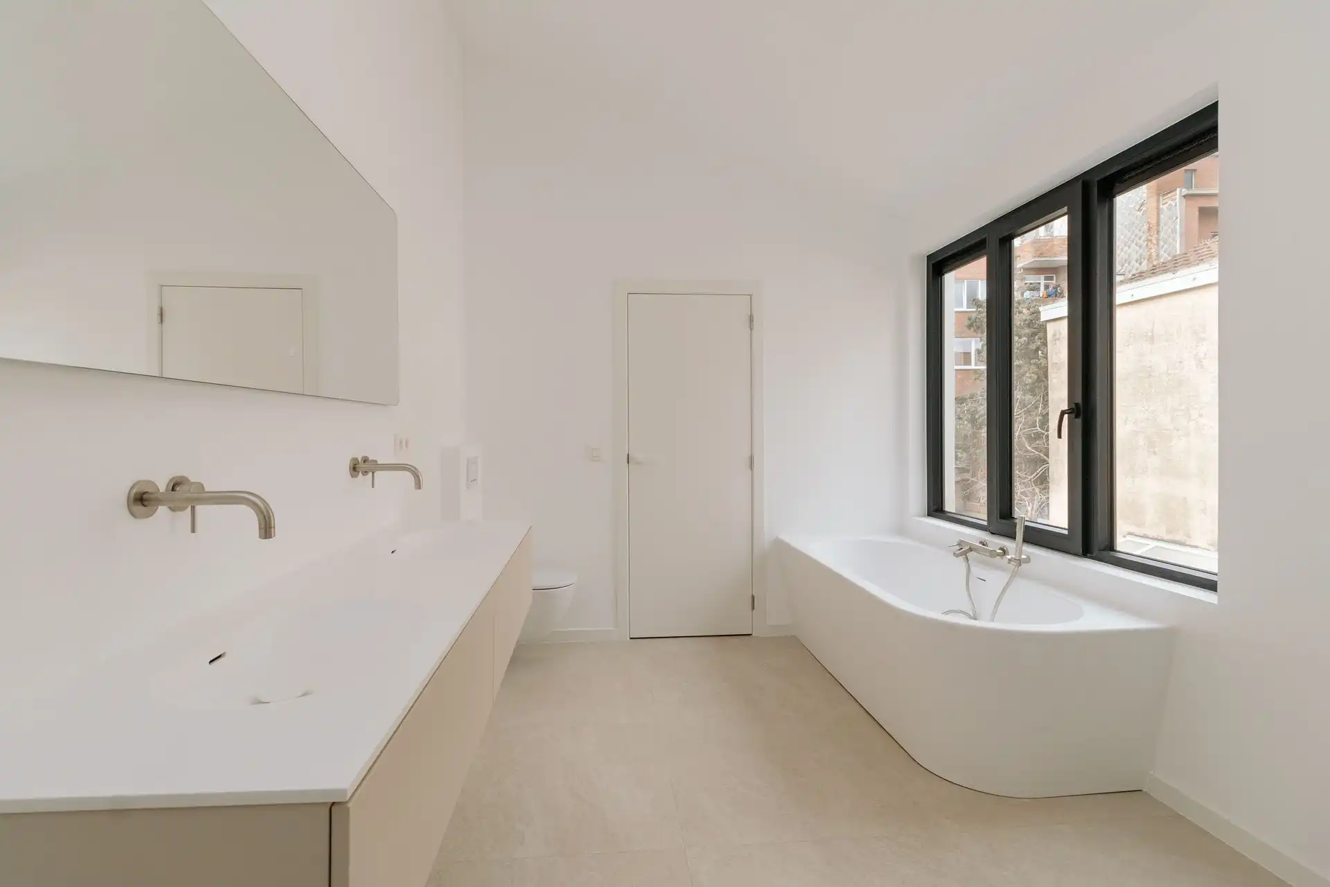 Volledig gerenoveerde woning op het Antwerpse Zuid. foto 16