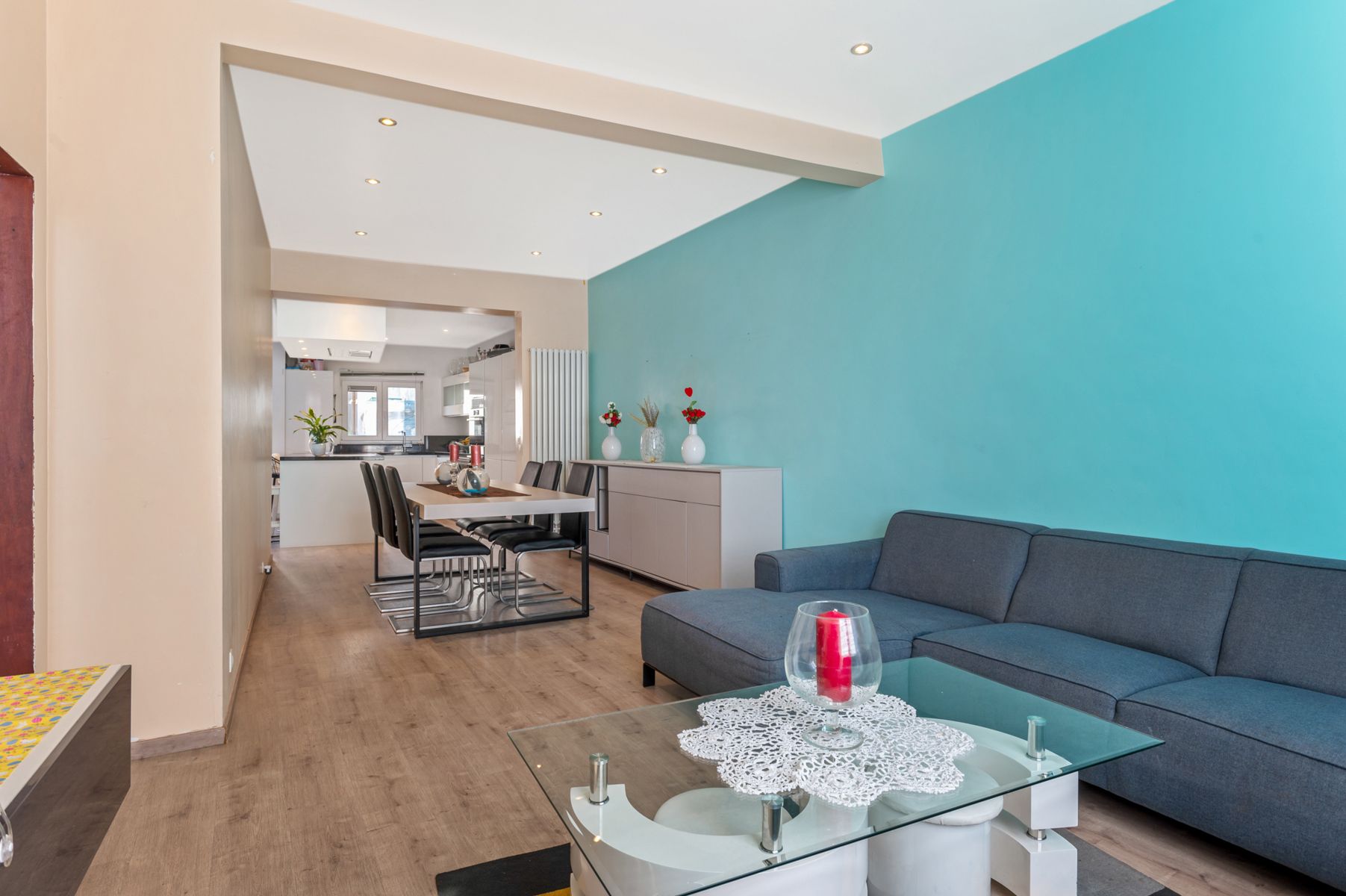 Lichrijk, energiezuinig en instapklare woning in Ekeren foto 3