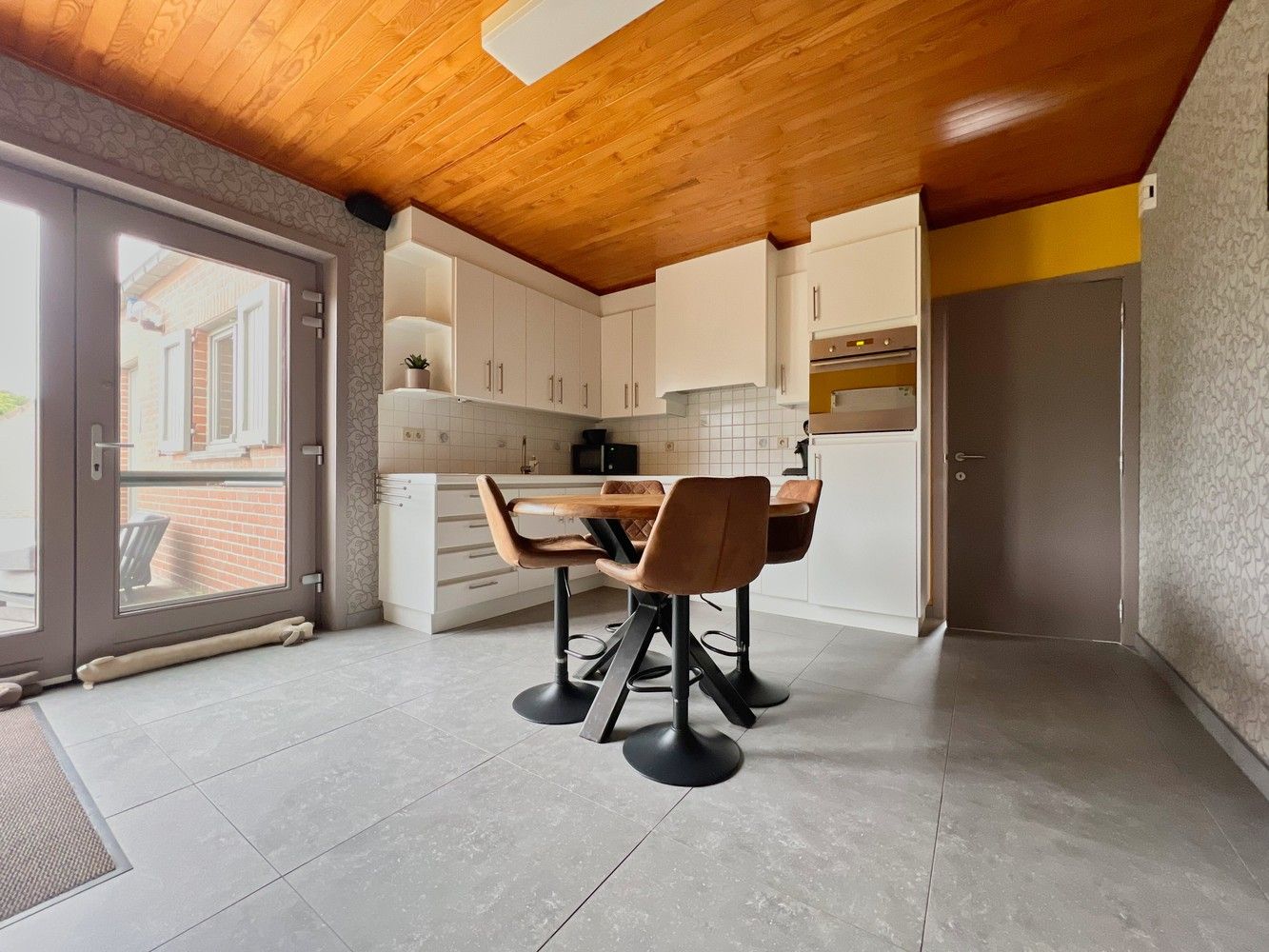 Unieke gezinswoning op 1300 m² + landelijk verzicht! foto 7