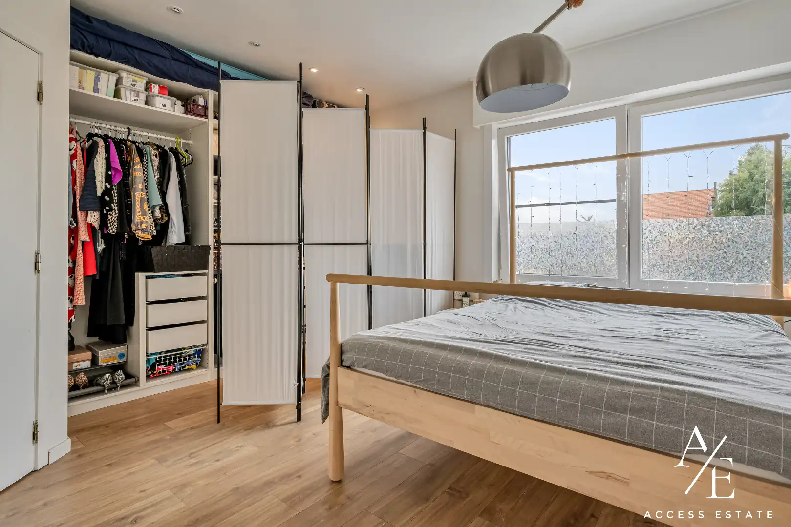 Ruime, gerenoveerde woning met prachtige stadstuin (600m²) en dubbele garage foto 15