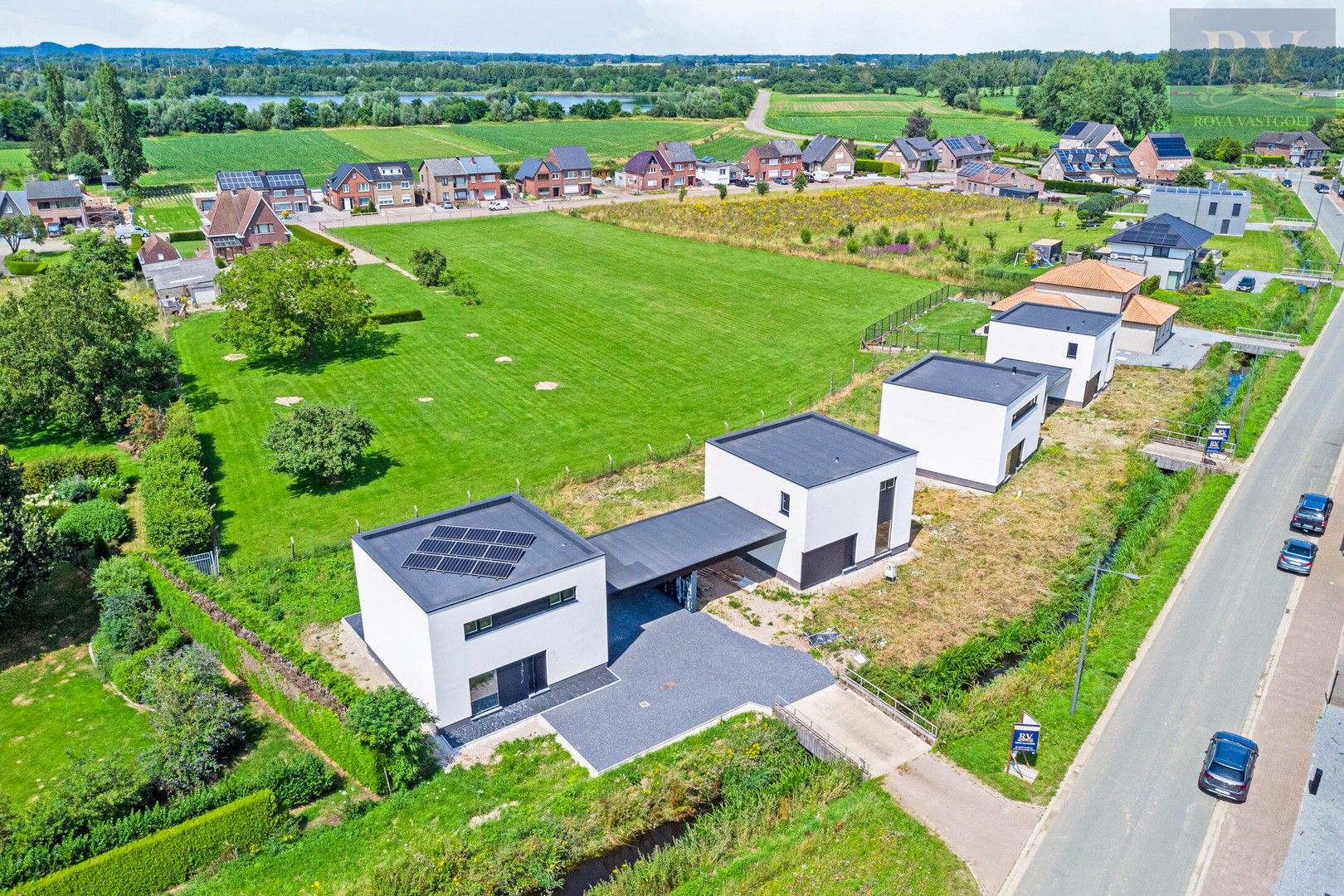 EXCLUSIEF PROJECT VAN VIER MODERNE ENERGIEZUINIGE WONINGEN IN BOORSEM foto 1