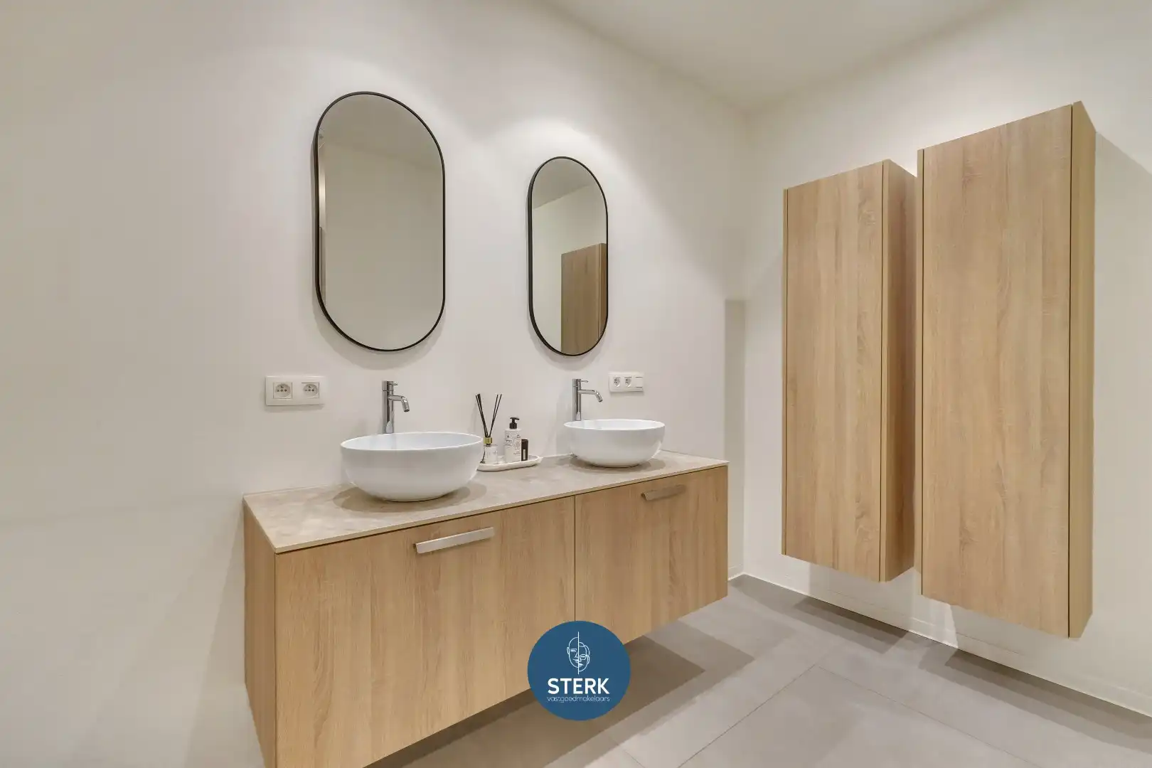 PAND MET 2 APPARTEMENTEN EN HANDELSRUIMTE TE BRIEGDEN-LANAKEN !  foto 13
