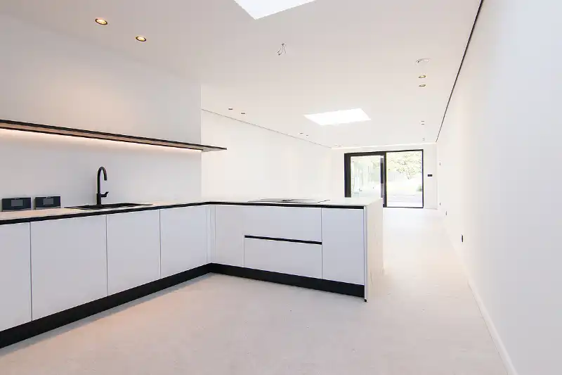 Geslaagde totaalrenovatie met 4 slaapkamers, 2 badkamers, zonnig terras, omheinde tuin en toegang achteraan foto 8