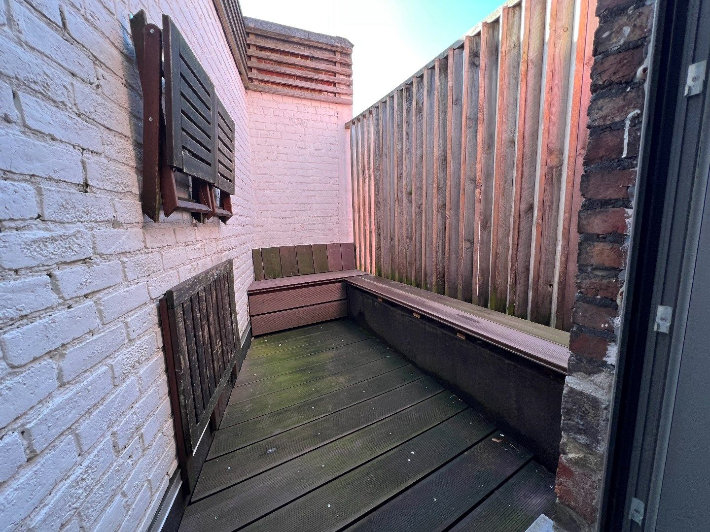 Gezellige rijwoning met 1 slaapkamer (+ bureau) en terras (2 slpks mogelijk) foto 2