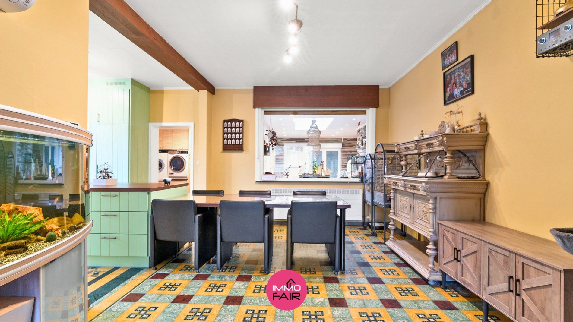 Gezinswoning met authentieke elementen in centrum Lanaken! foto 4