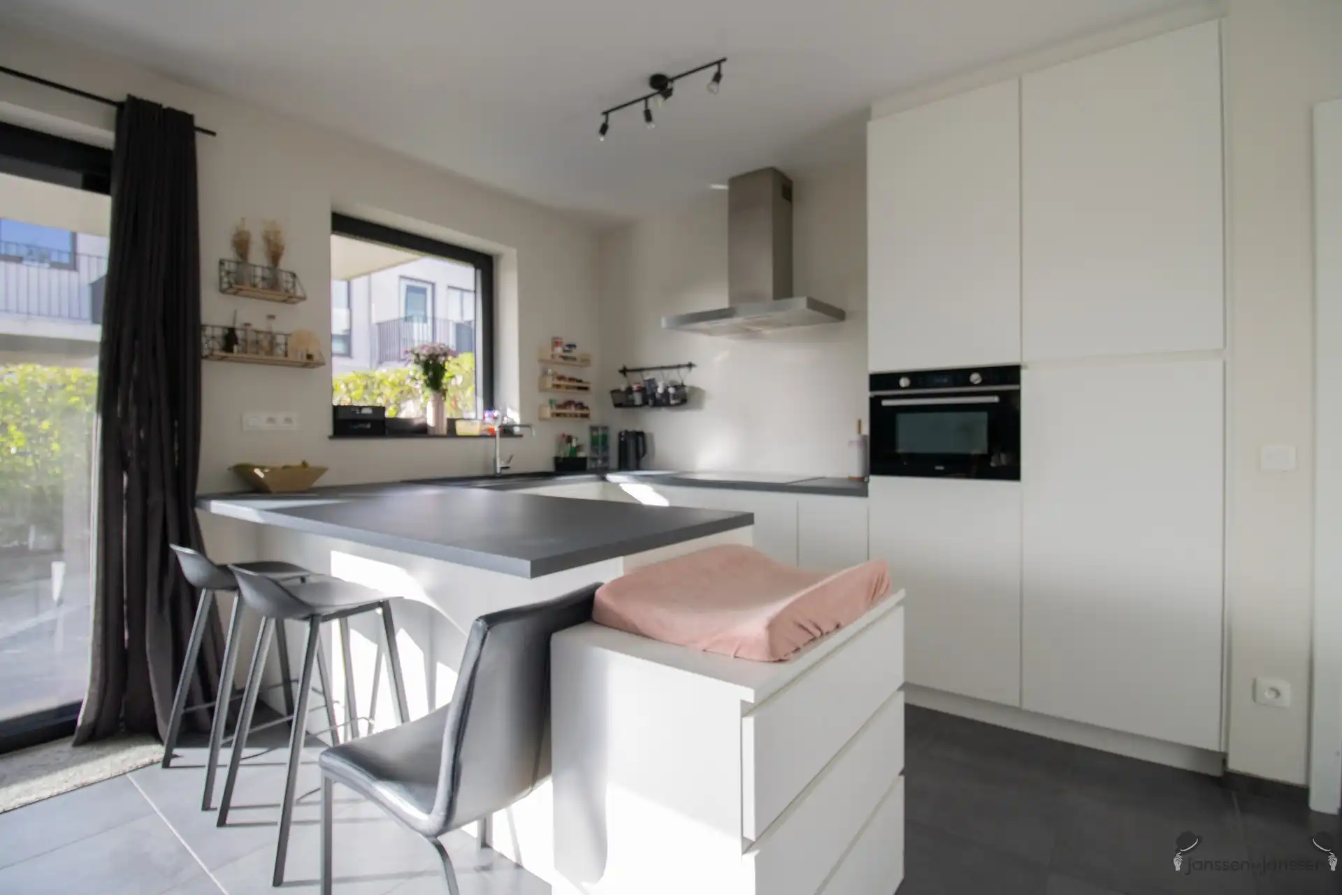 Gelijkvloers appartement met 2 slaapkamers en ruim terras foto 7