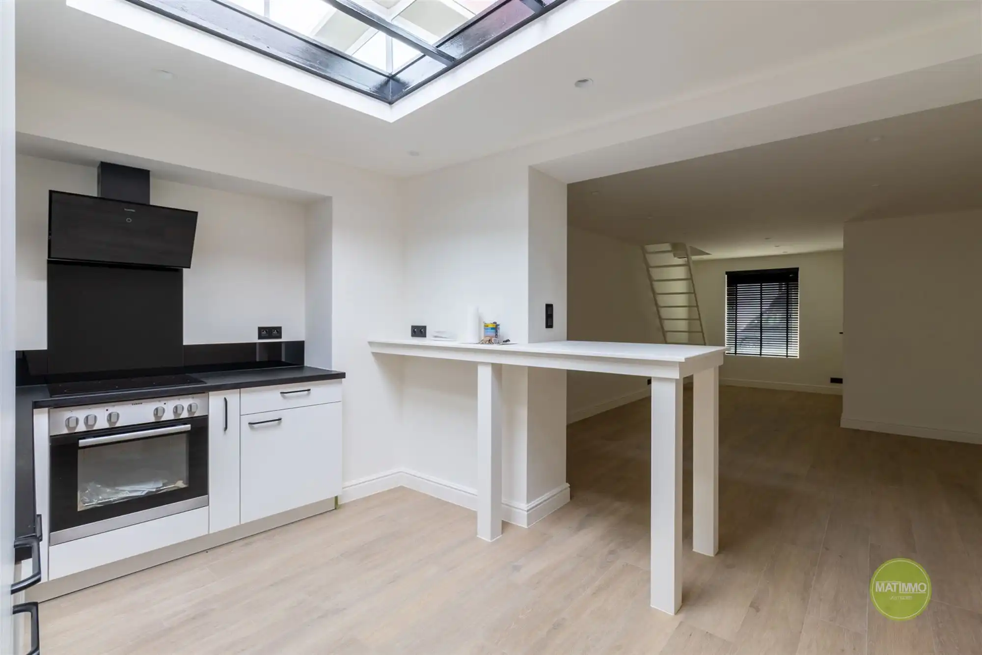 Gerenoveerde woning met twee slaapkamers en garage in Mol foto 4