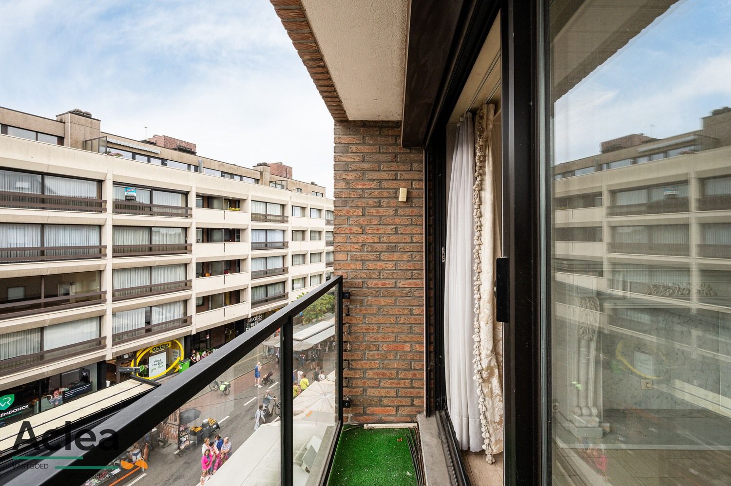 Op te frissen appartement met zicht op de markt van Sint-Niklaas foto 30