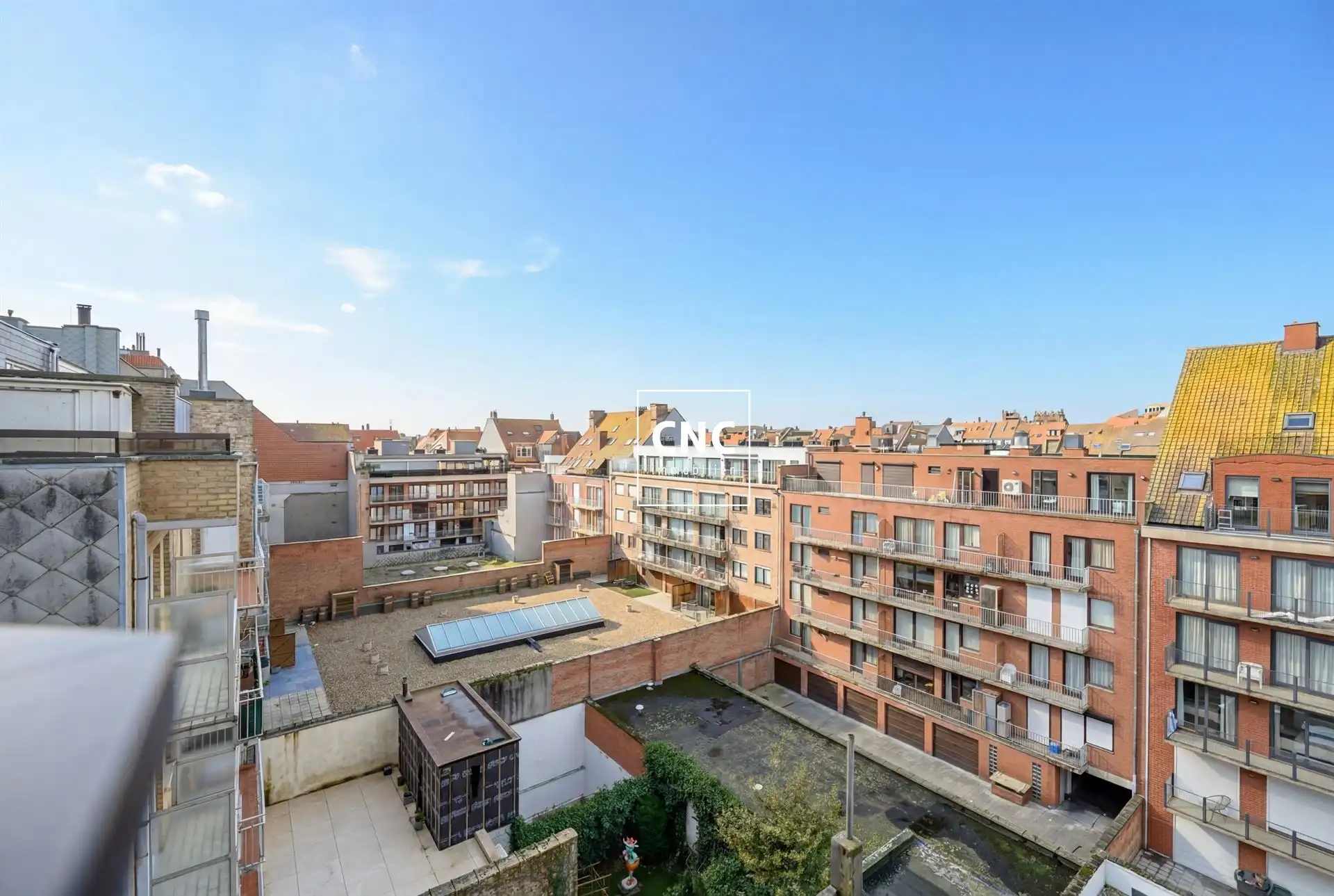 Stijlvol nieuwbouwappartement met zijdelings zeezicht foto 16