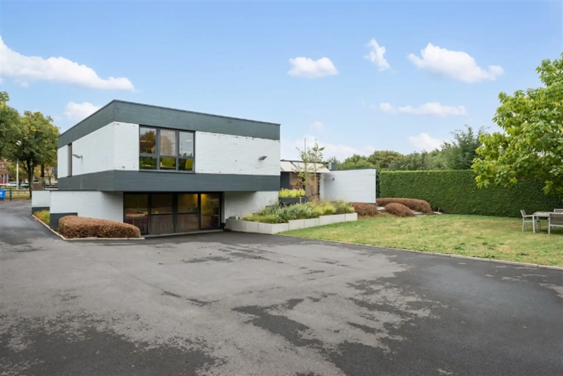 Multifunctioneel pand in casco toestand op toplocatie te Aalst. foto 8