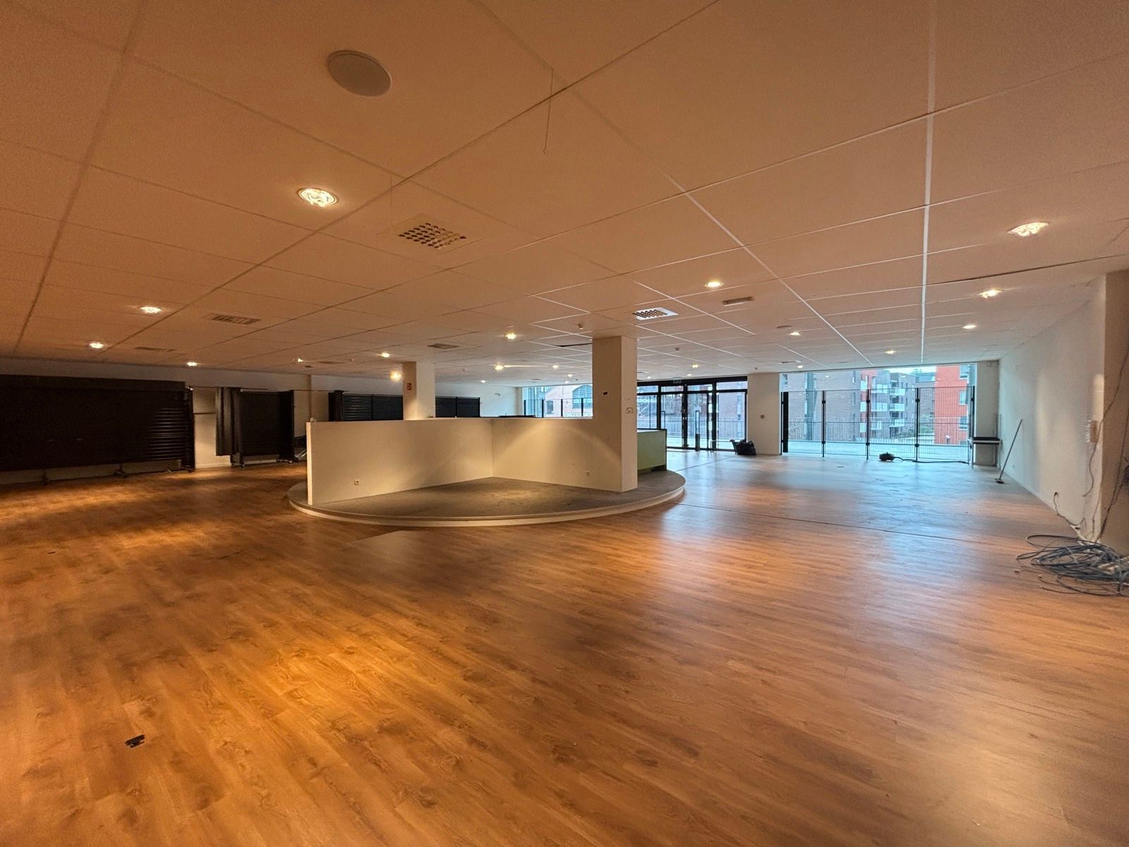 Handelsruimte 820 m² te huur in Gent Dok Noord foto 3