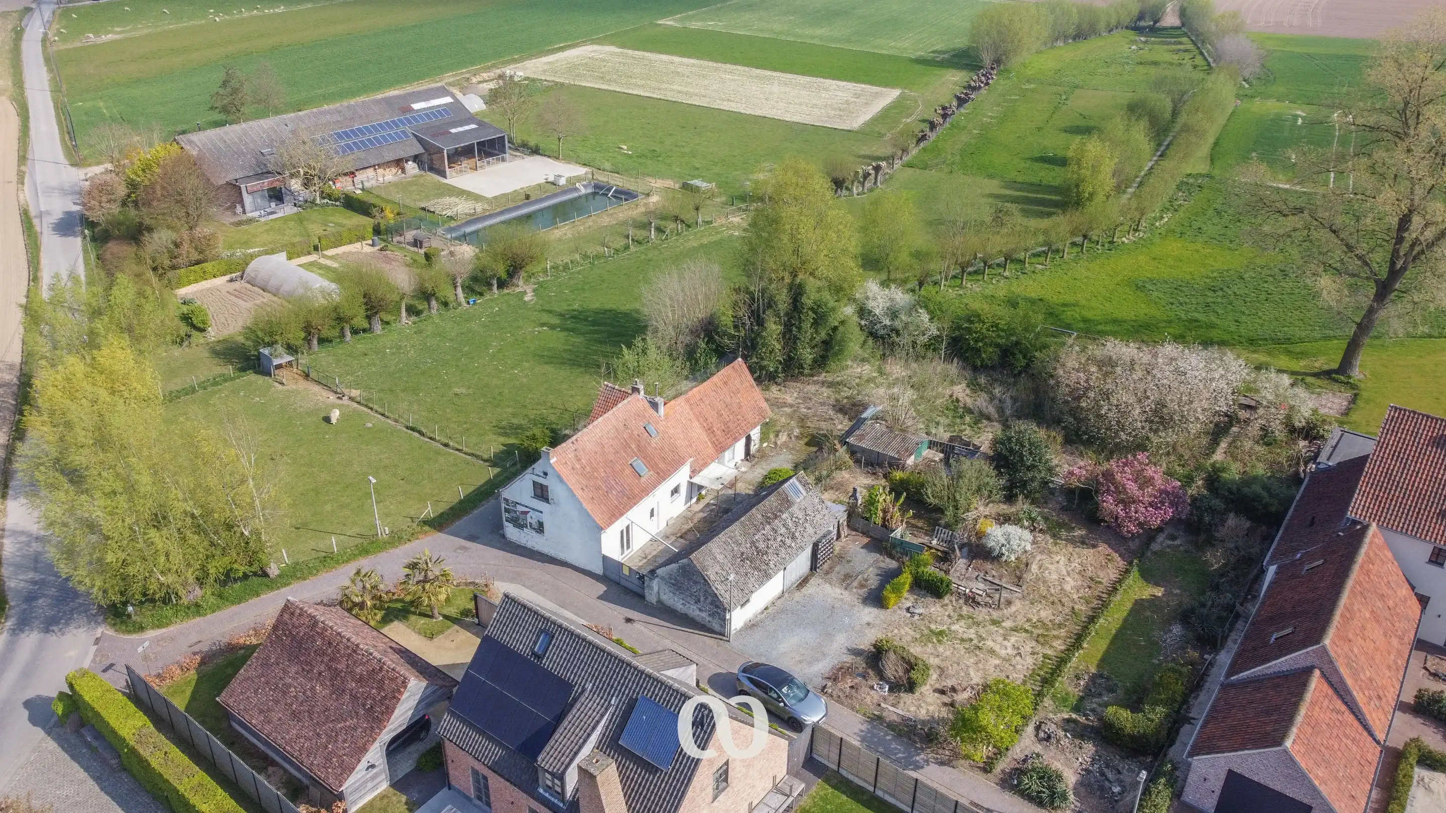 Uniek gelegen bouwgrond (1400 m²) in het landelijke Huise foto 2