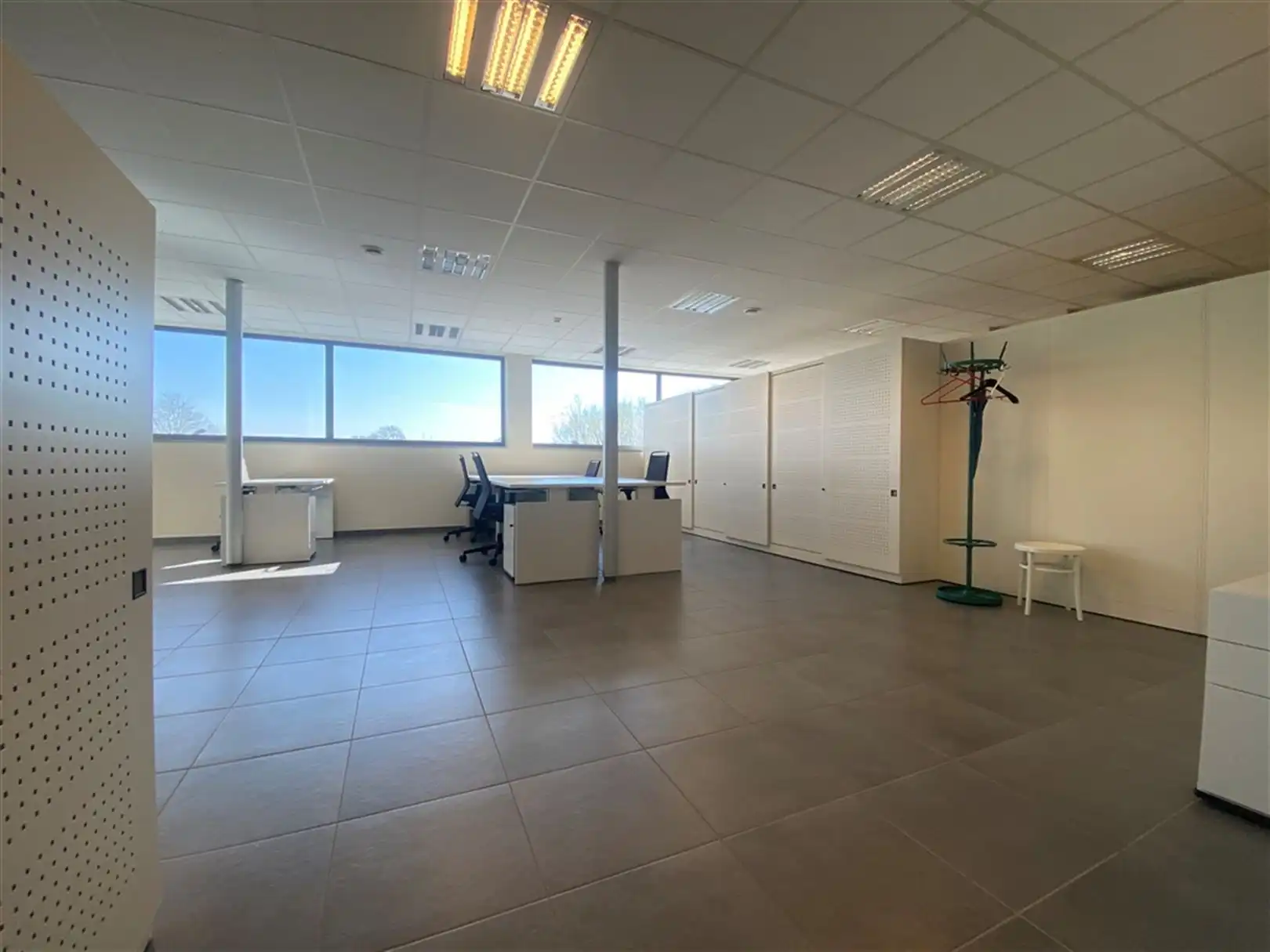 Goed bereikbare kantoren vlakbij de E17 met all-in formule foto 4