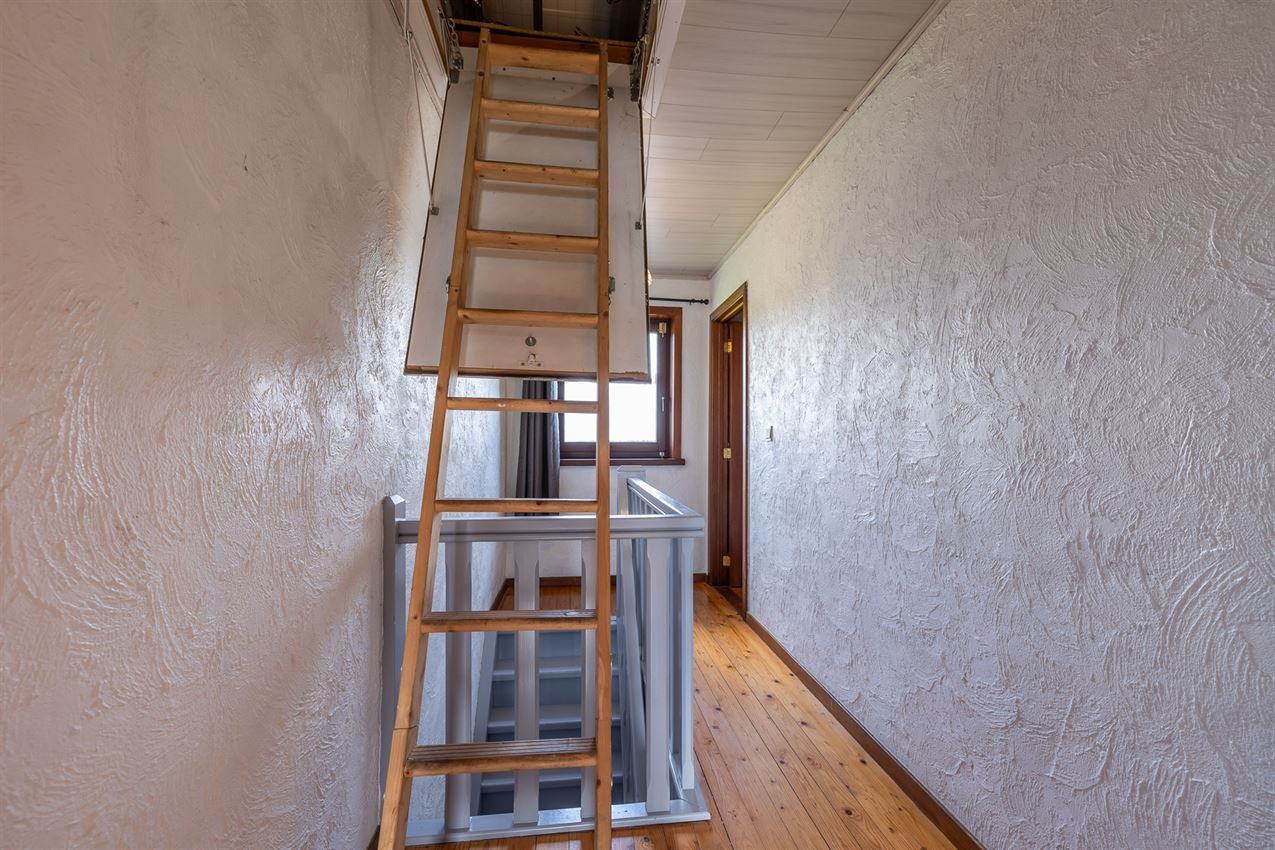 Vrijstaande woning met 3slk op 22a40ca op strategische ligging foto 22